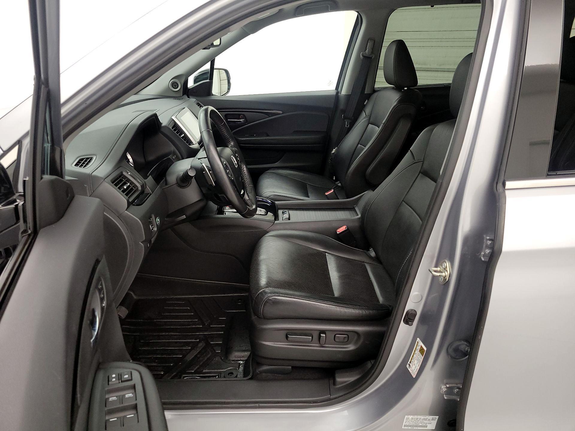 Thumbnail: 2017 Honda Pilot - 11