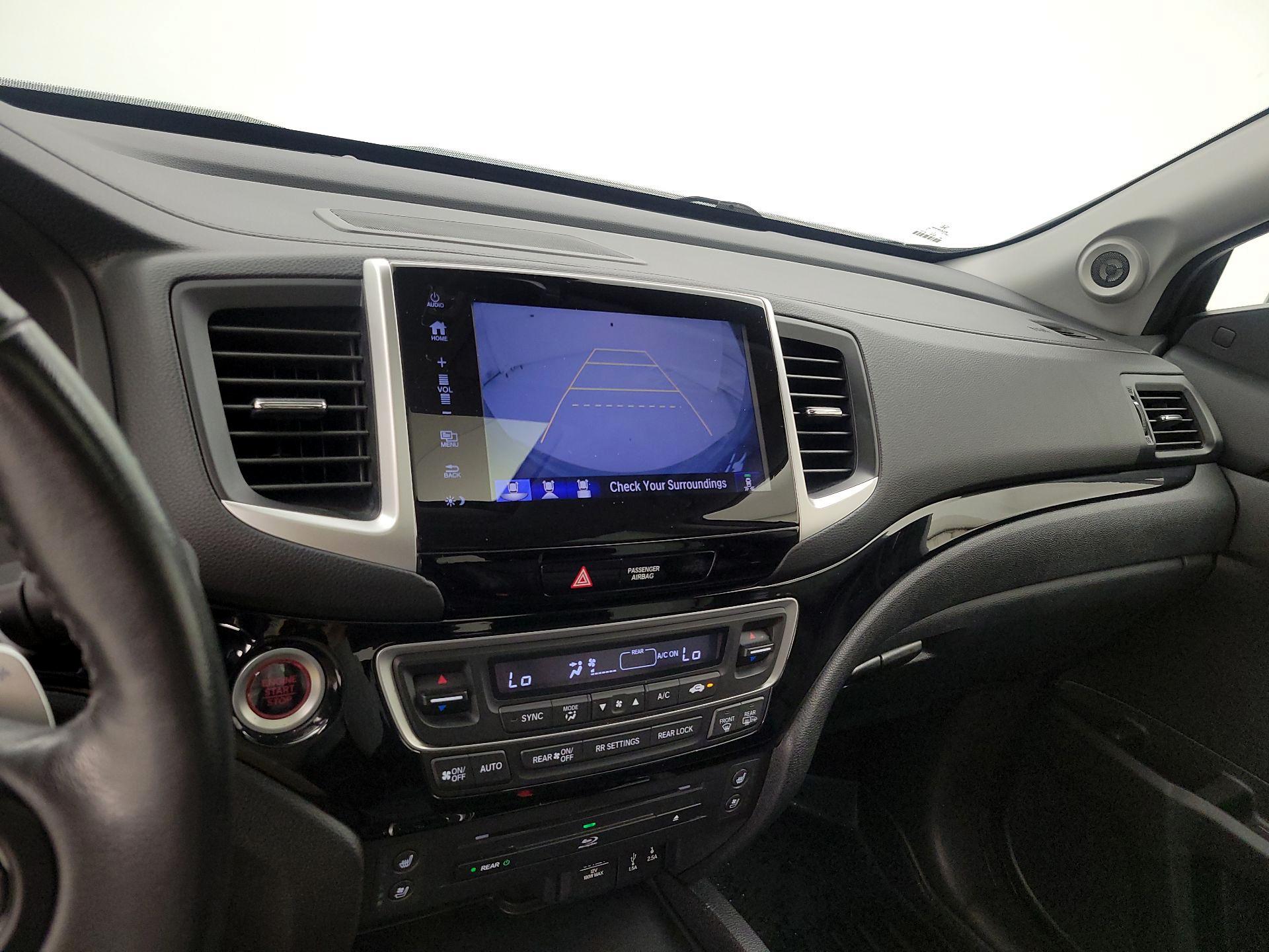 Thumbnail: 2017 Honda Pilot - 13