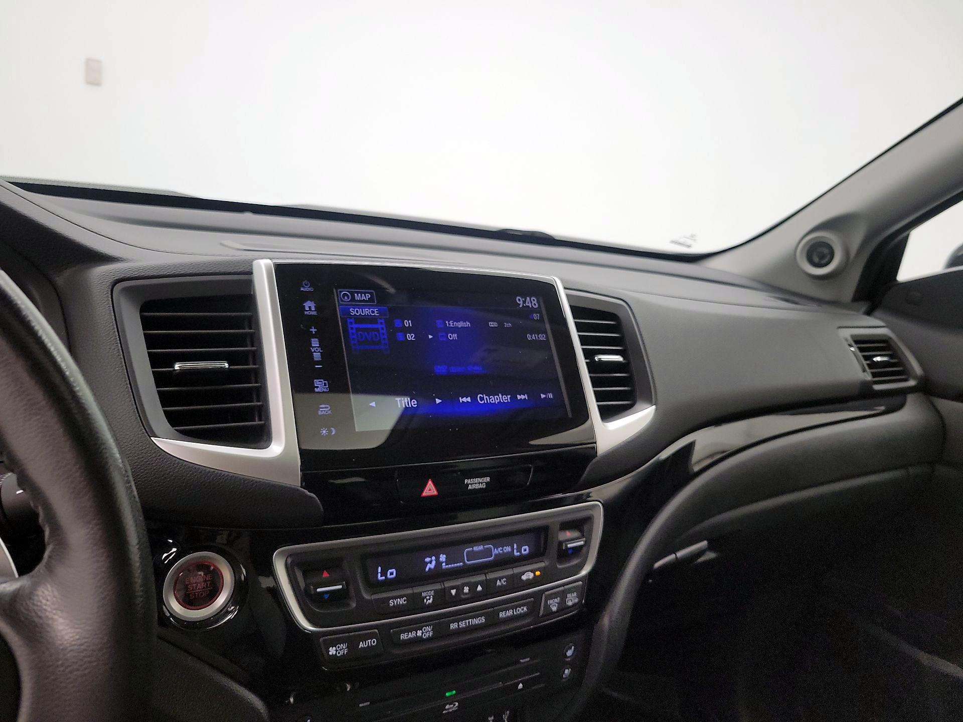 Thumbnail: 2017 Honda Pilot - 14