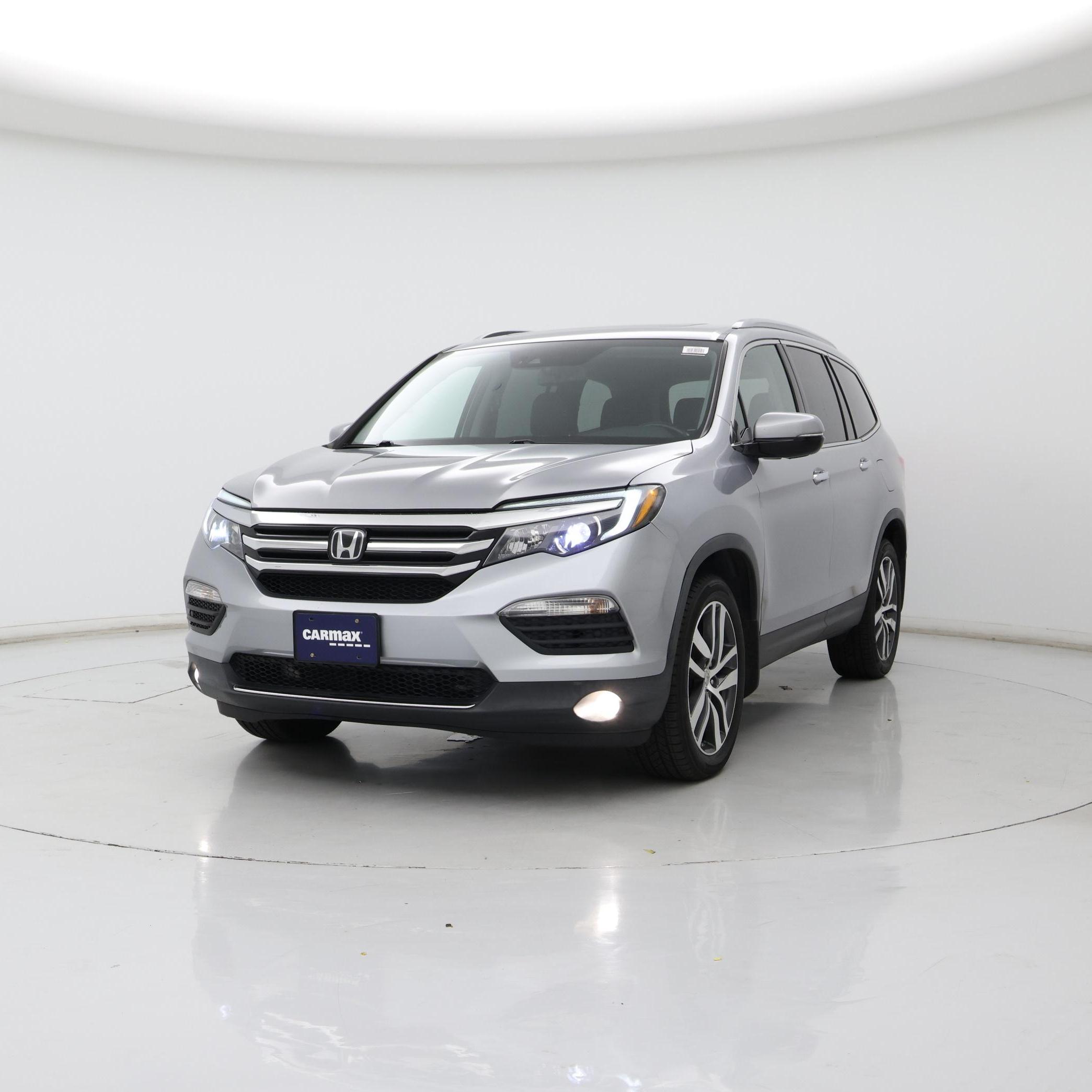 Thumbnail: 2017 Honda Pilot - 4