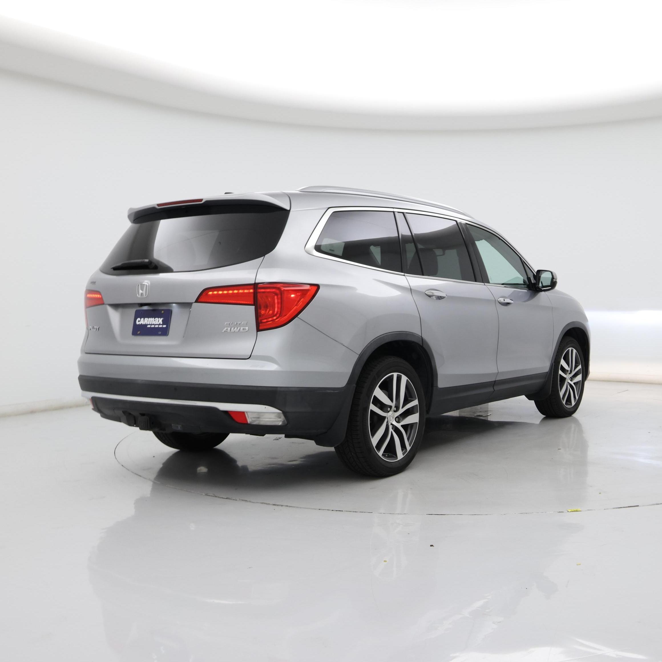 Thumbnail: 2017 Honda Pilot - 8