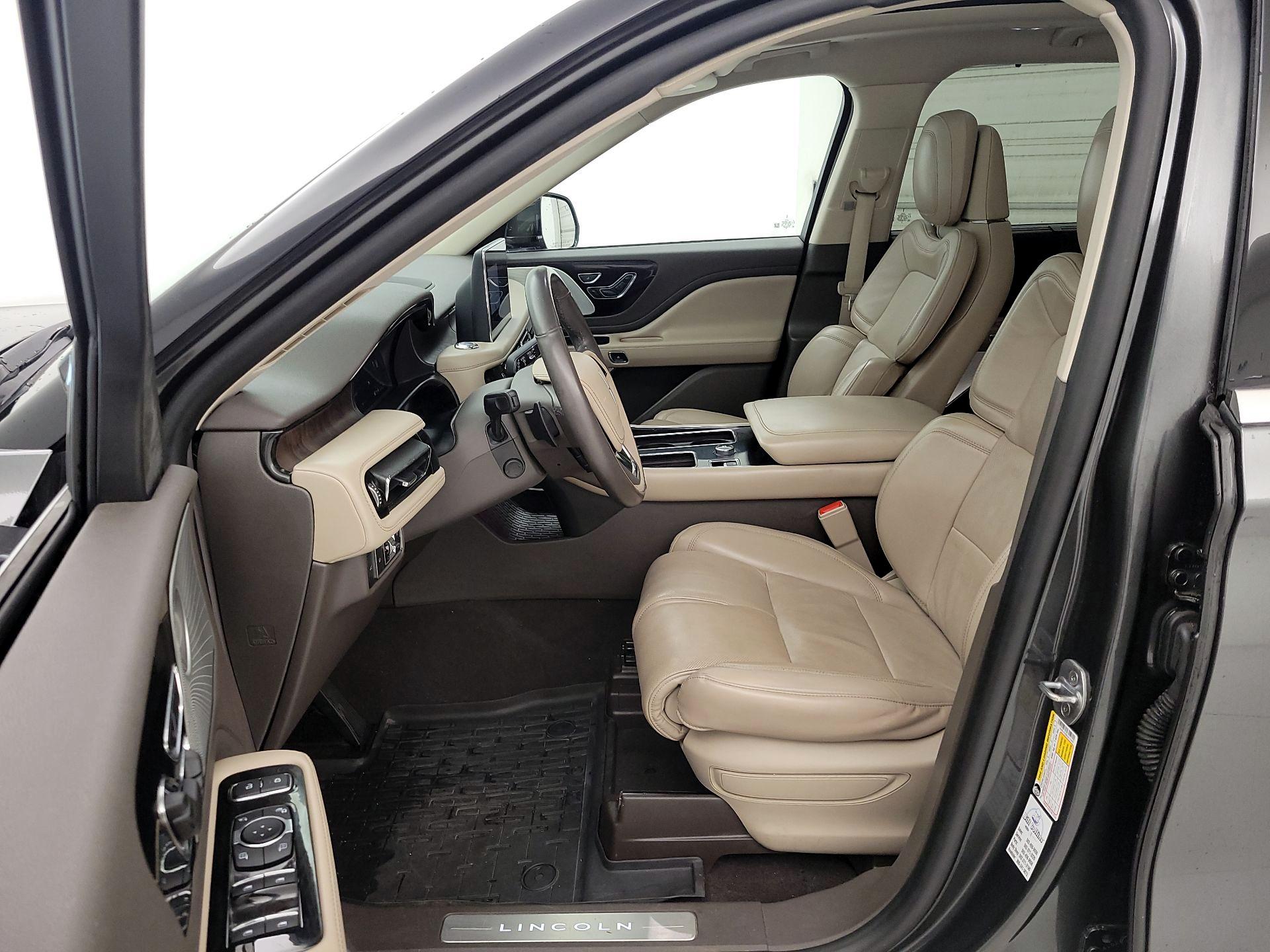 Thumbnail: 2020 Lincoln Aviator - 11