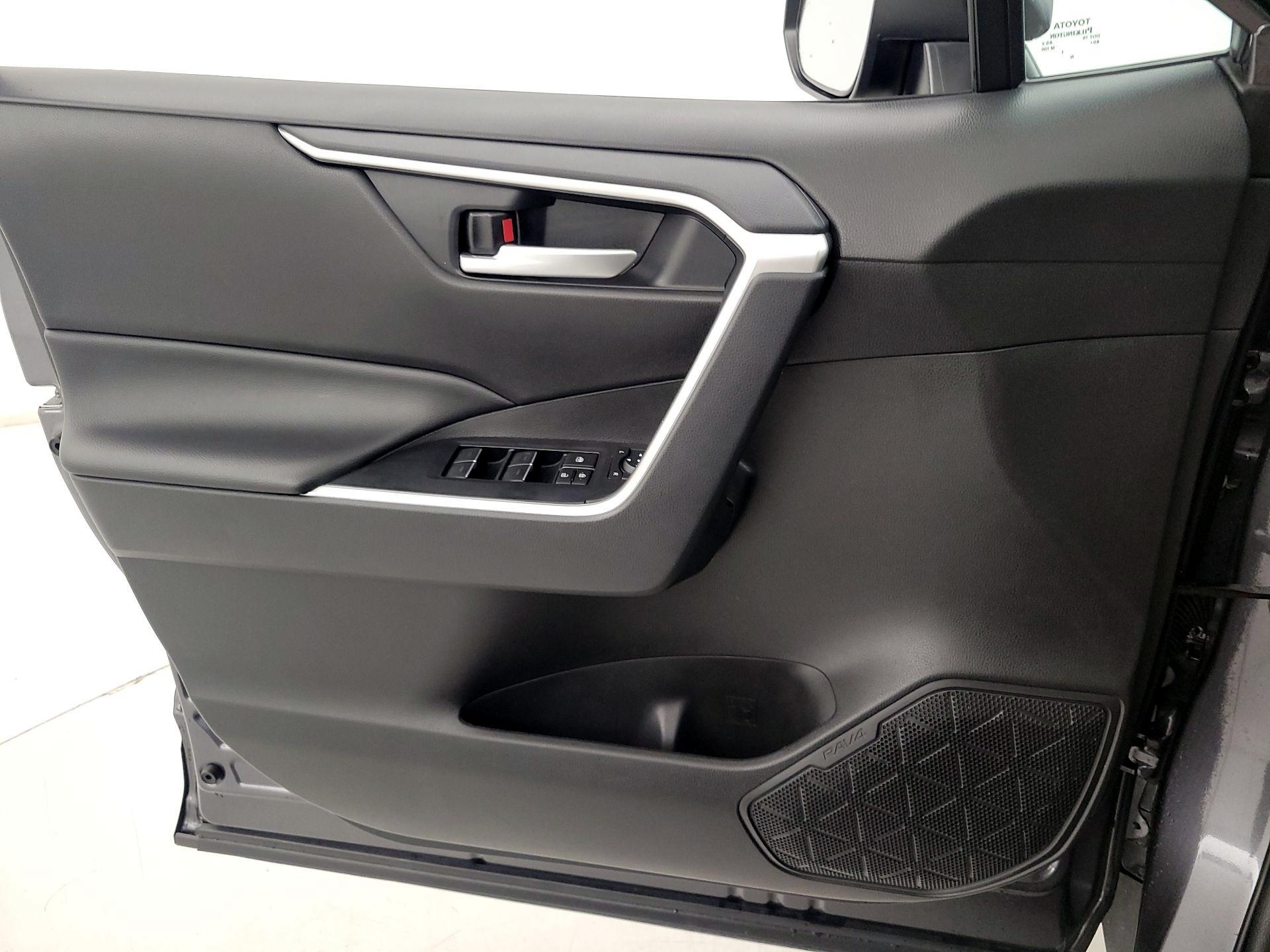 Thumbnail: 2024 Toyota RAV4 - 12