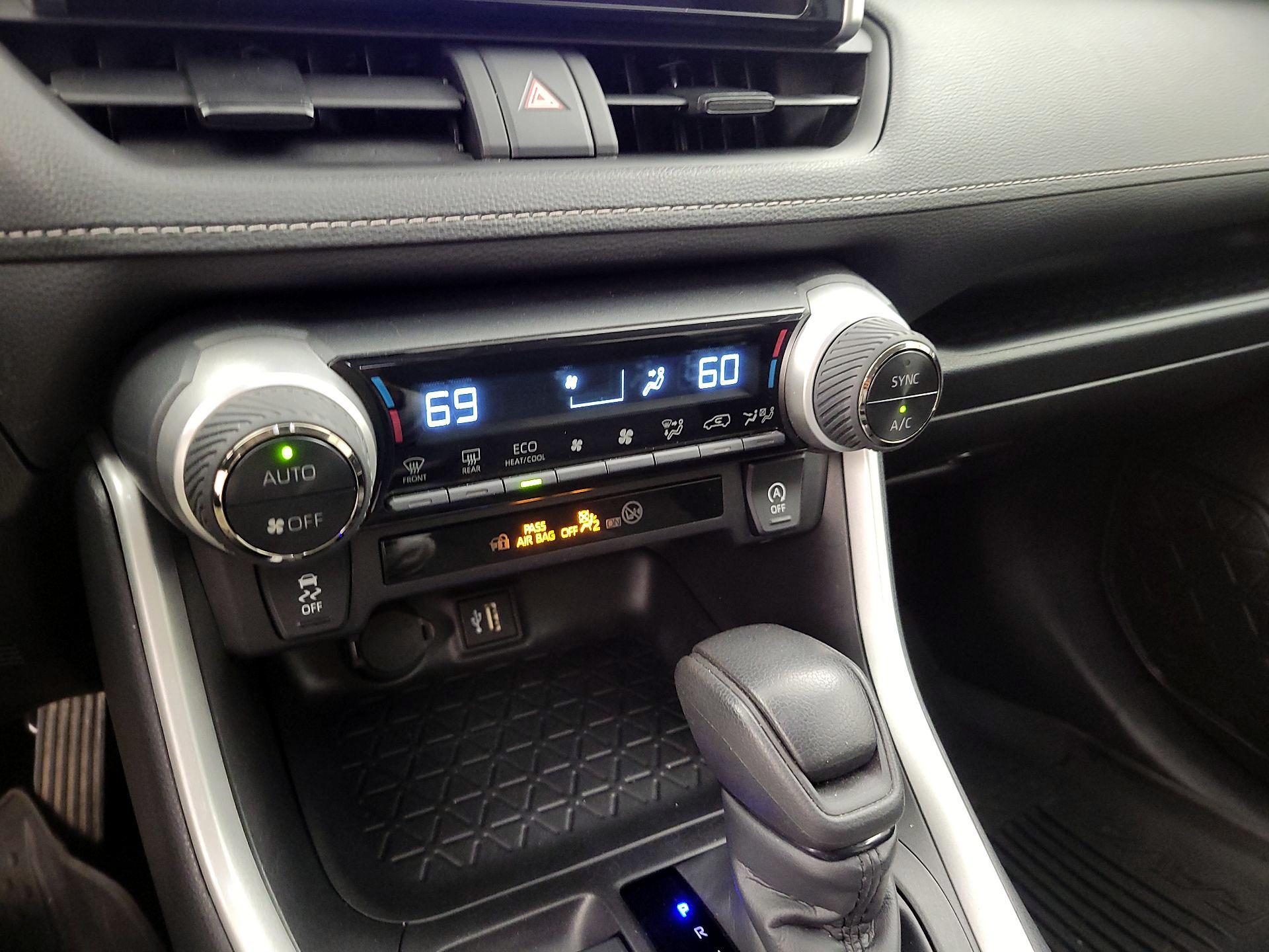 Thumbnail: 2024 Toyota RAV4 - 14