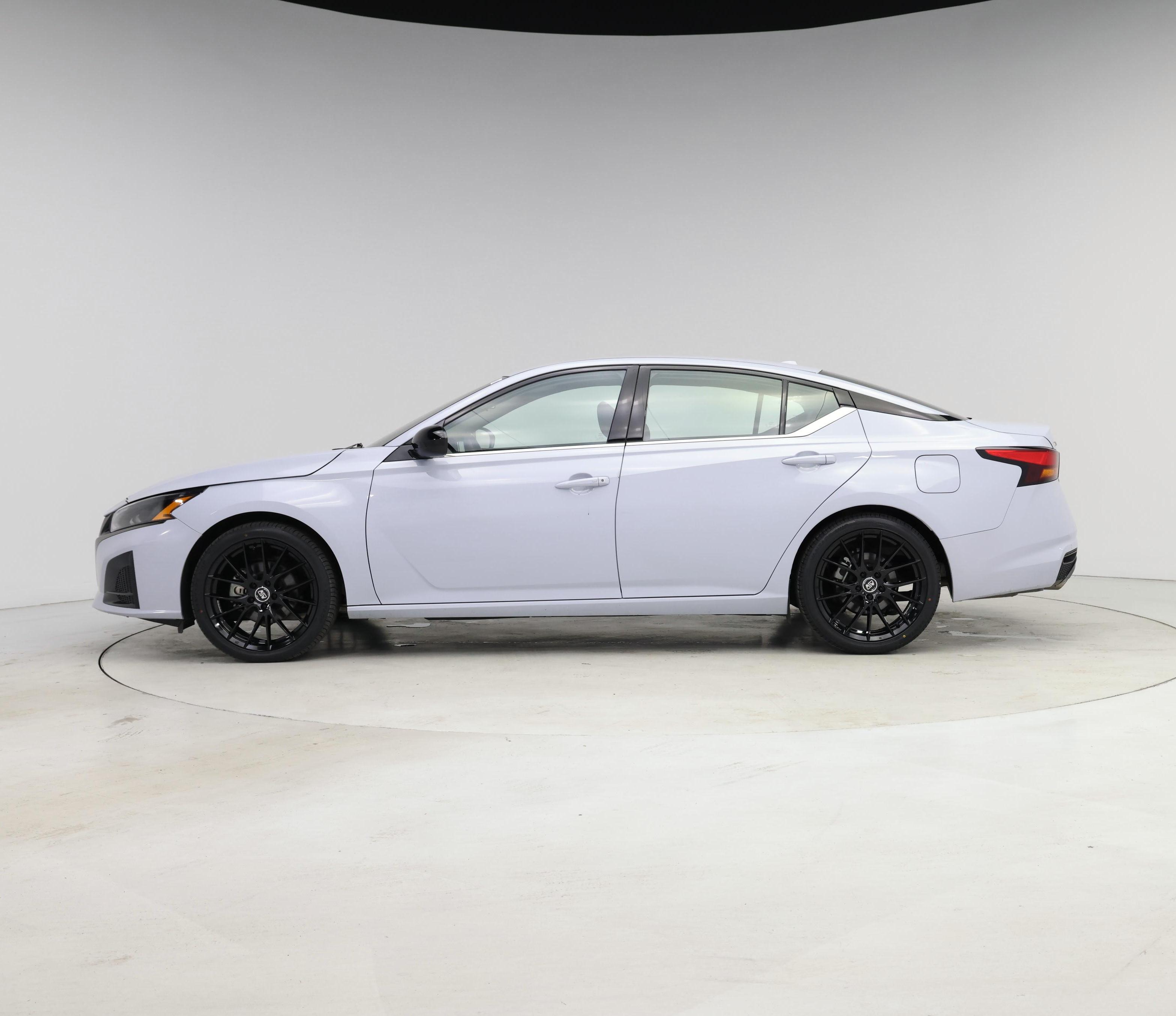 Thumbnail: 2023 Nissan Altima - 3