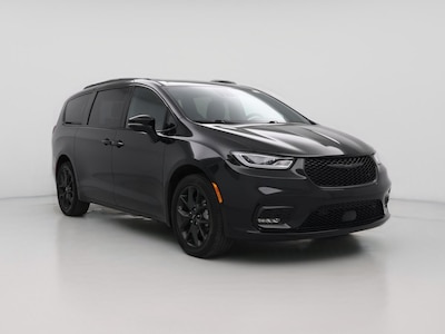 2023 Chrysler Pacifica Limited -
                Madison, TN