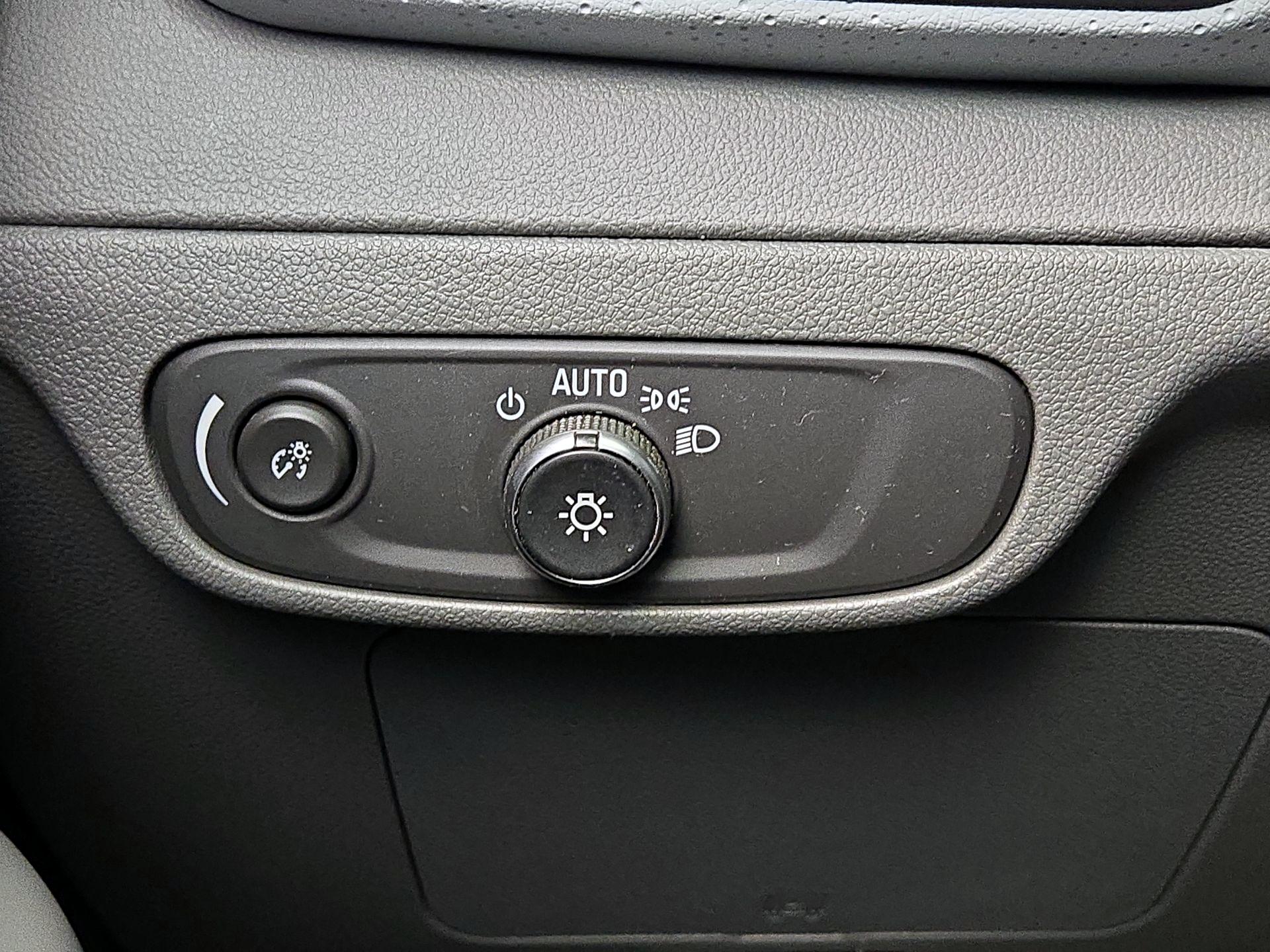 Thumbnail: 2022 Chevrolet Bolt EUV - 13