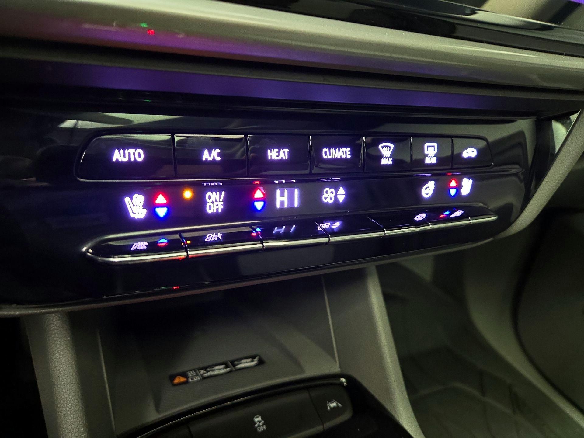 Thumbnail: 2022 Chevrolet Bolt EUV - 17