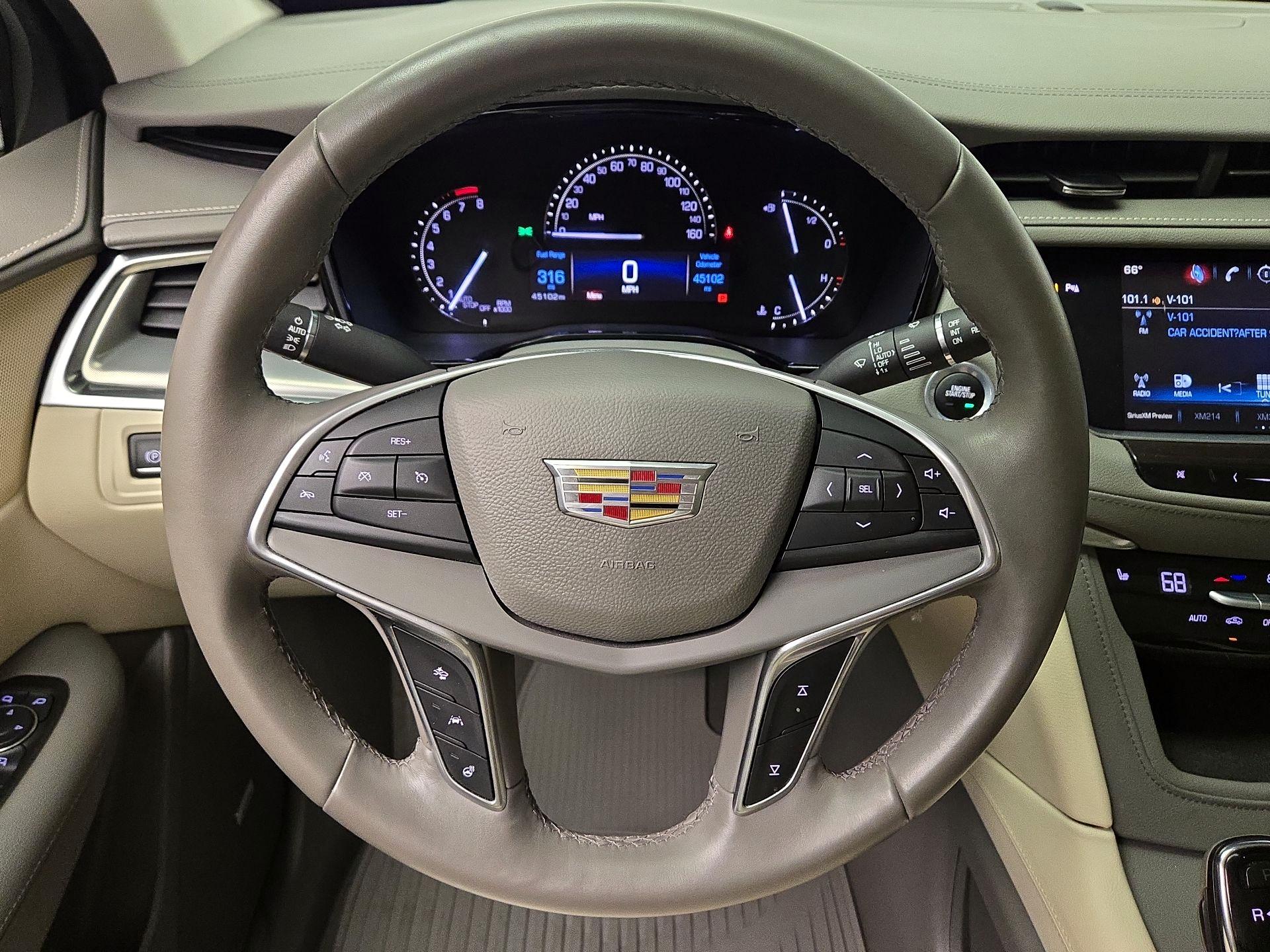 Thumbnail: 2017 Cadillac XT5 - 10