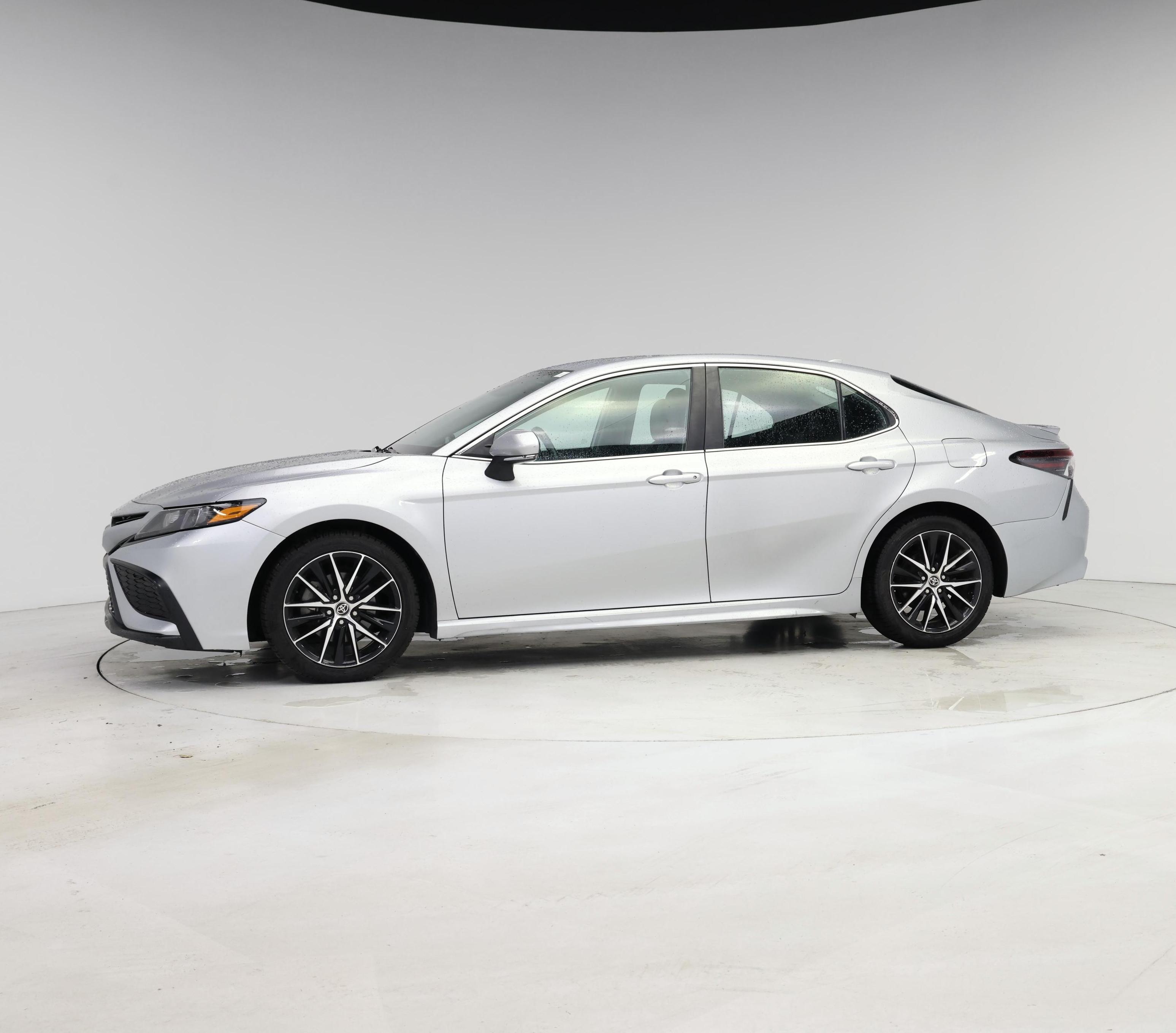 Thumbnail: 2022 Toyota Camry - 3