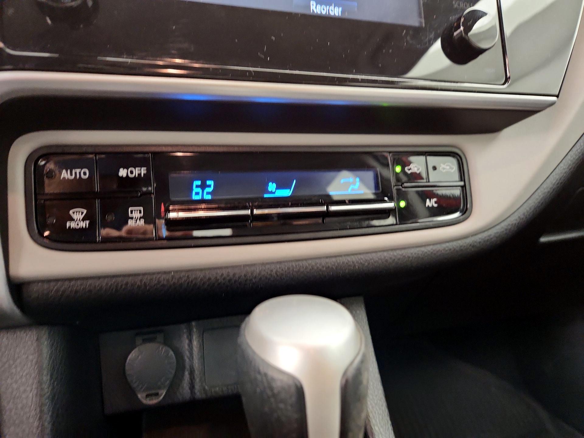 Thumbnail: 2019 Toyota Corolla - 16