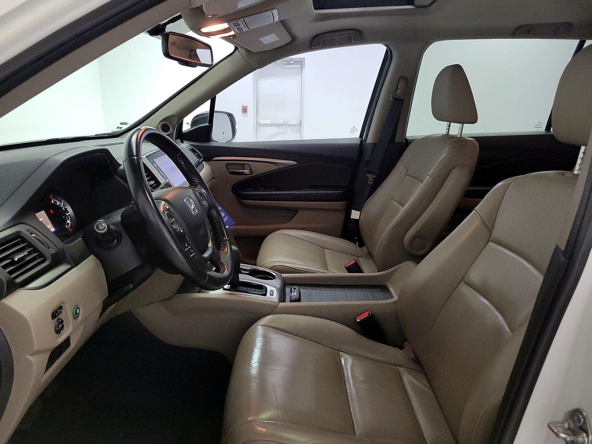 Thumbnail: 2016 Honda Pilot - 11