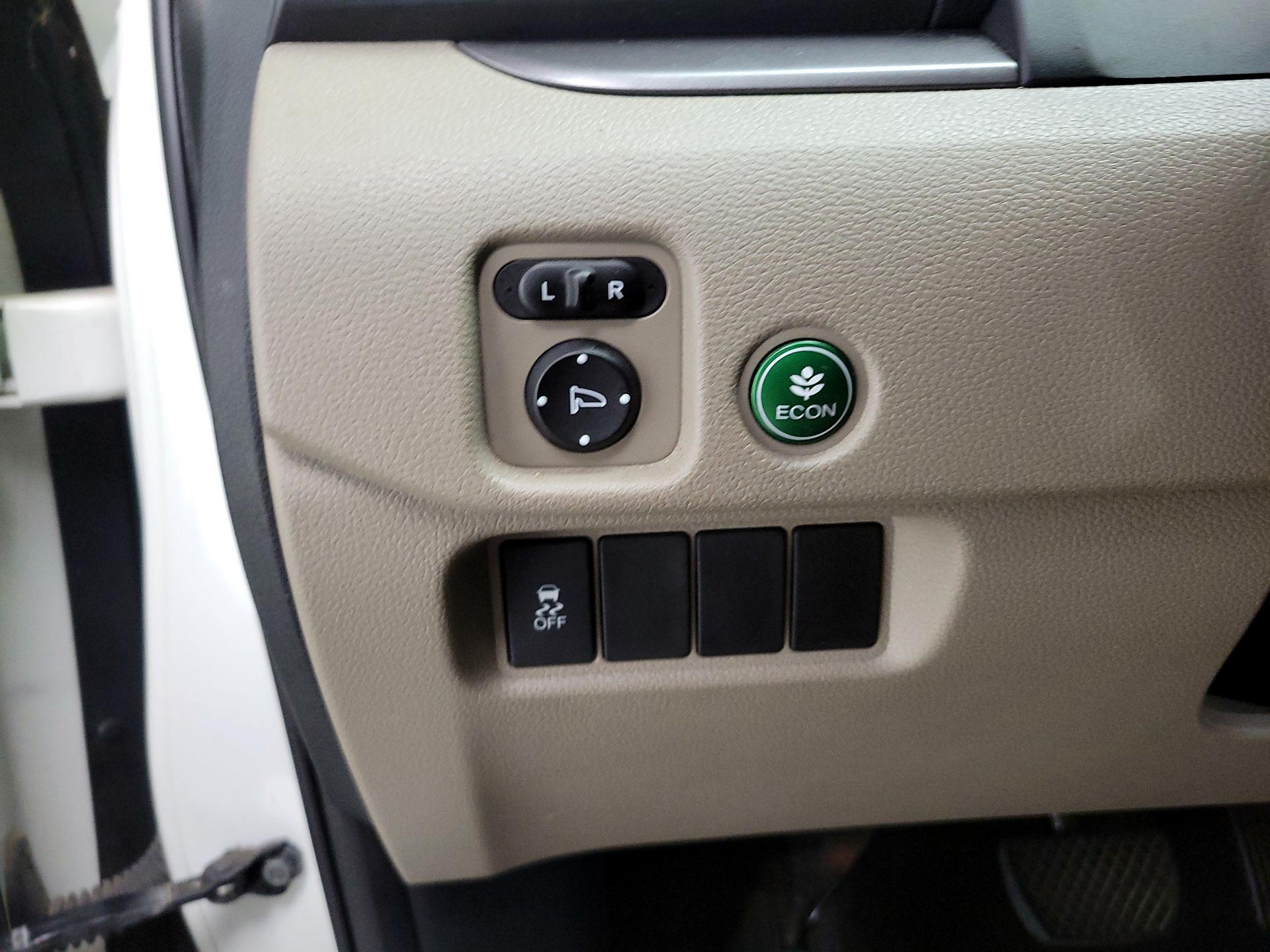 Thumbnail: 2016 Honda Pilot - 13