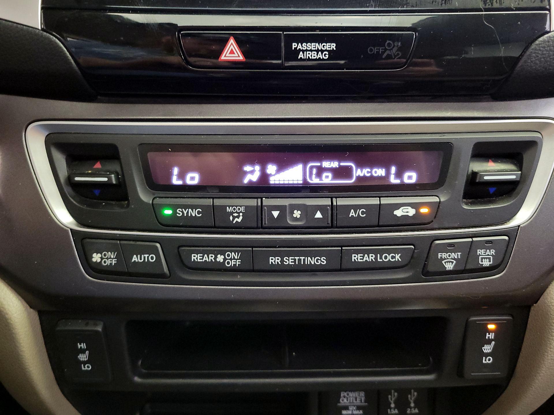 Thumbnail: 2016 Honda Pilot - 16