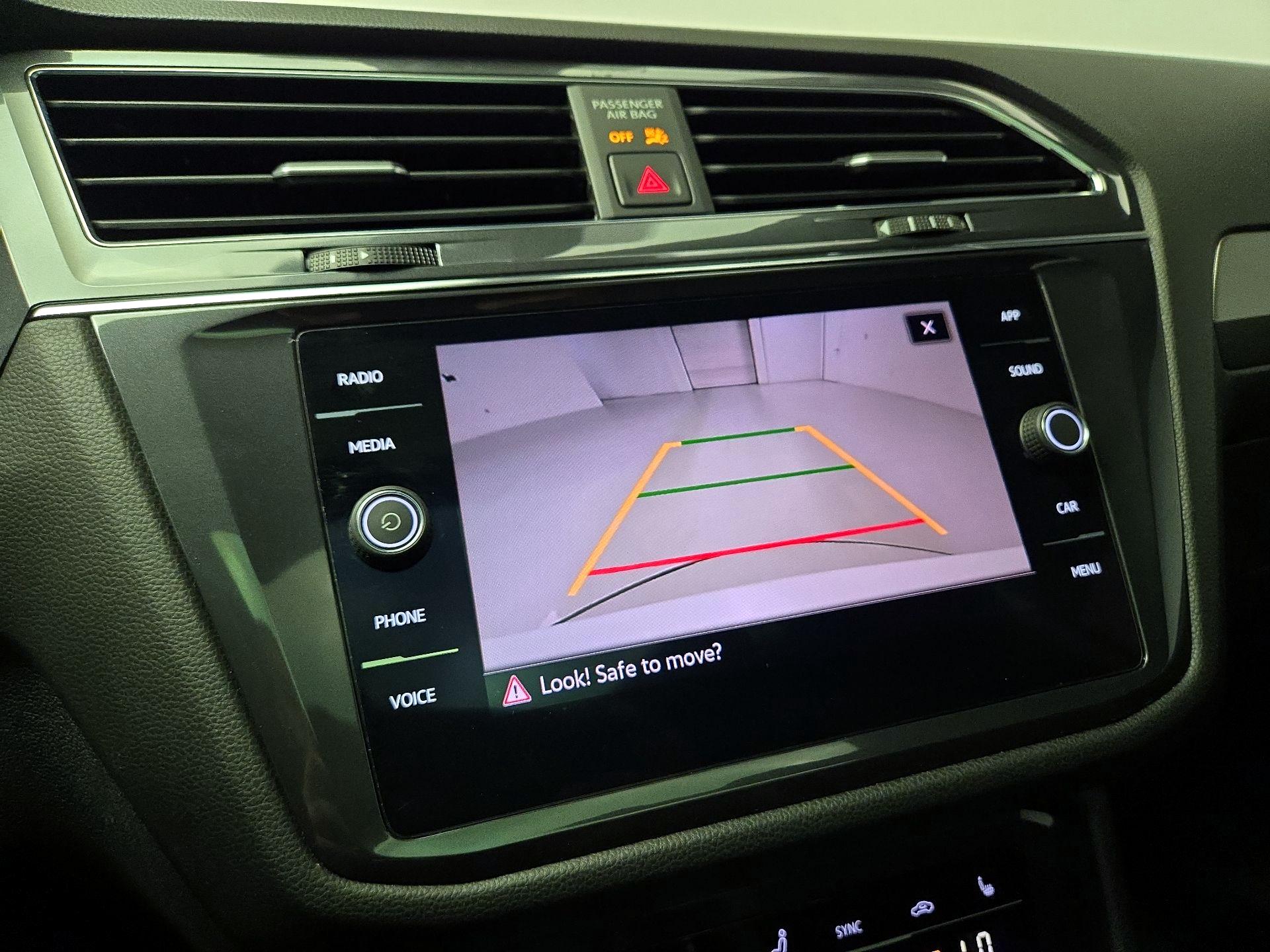 Thumbnail: 2022 Volkswagen Tiguan - 14