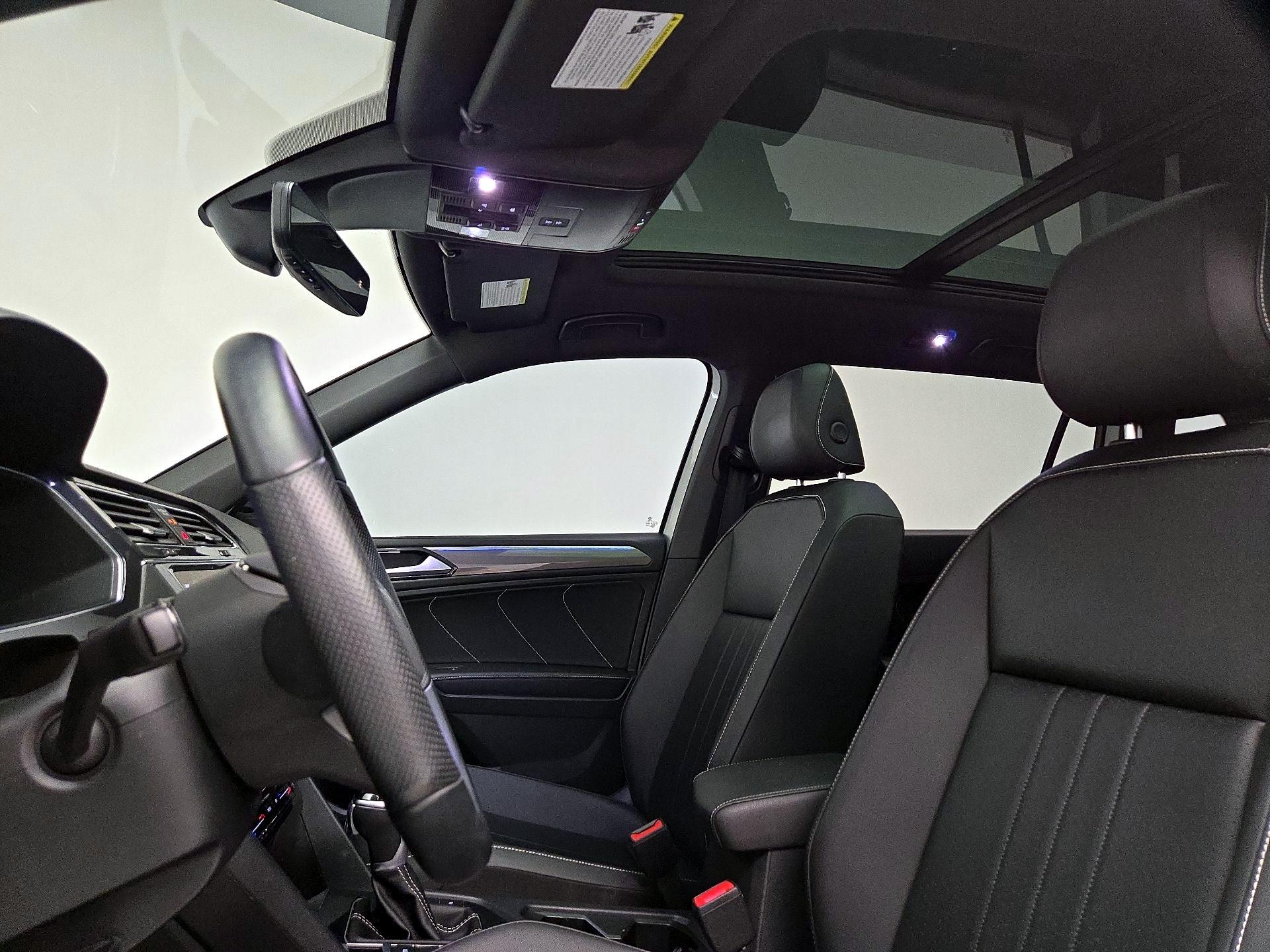 Thumbnail: 2022 Volkswagen Tiguan - 19