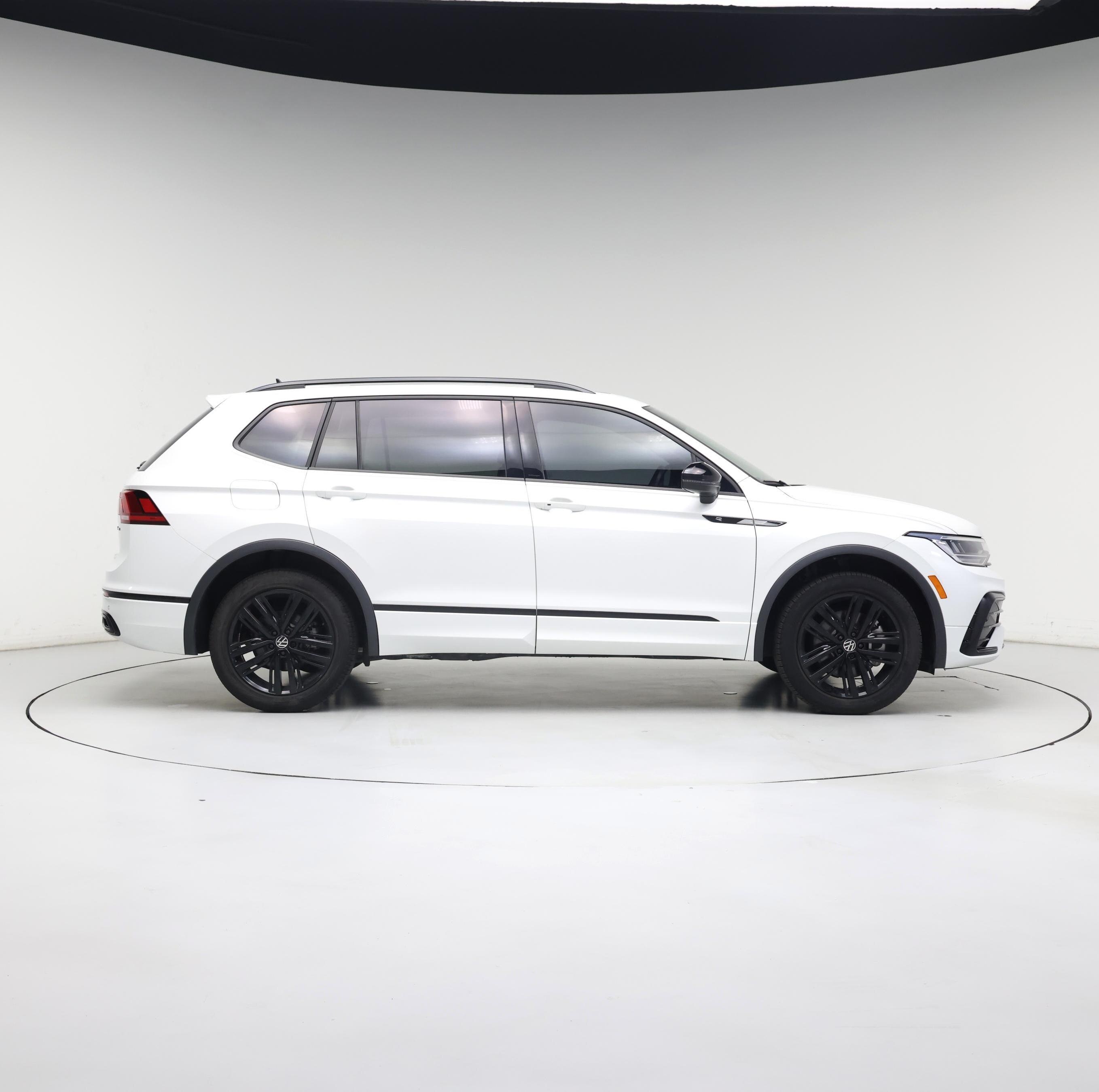 Thumbnail: 2022 Volkswagen Tiguan - 7