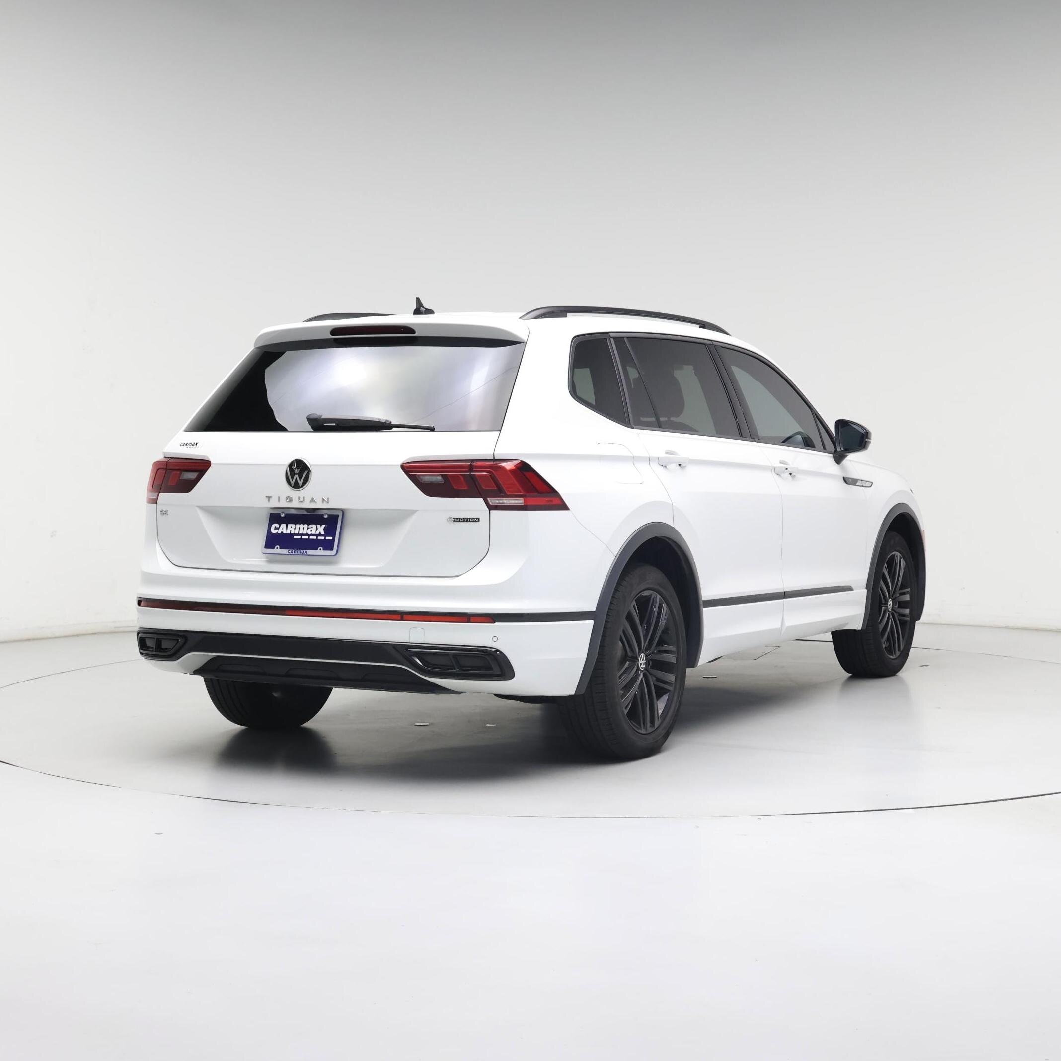 Thumbnail: 2022 Volkswagen Tiguan - 8