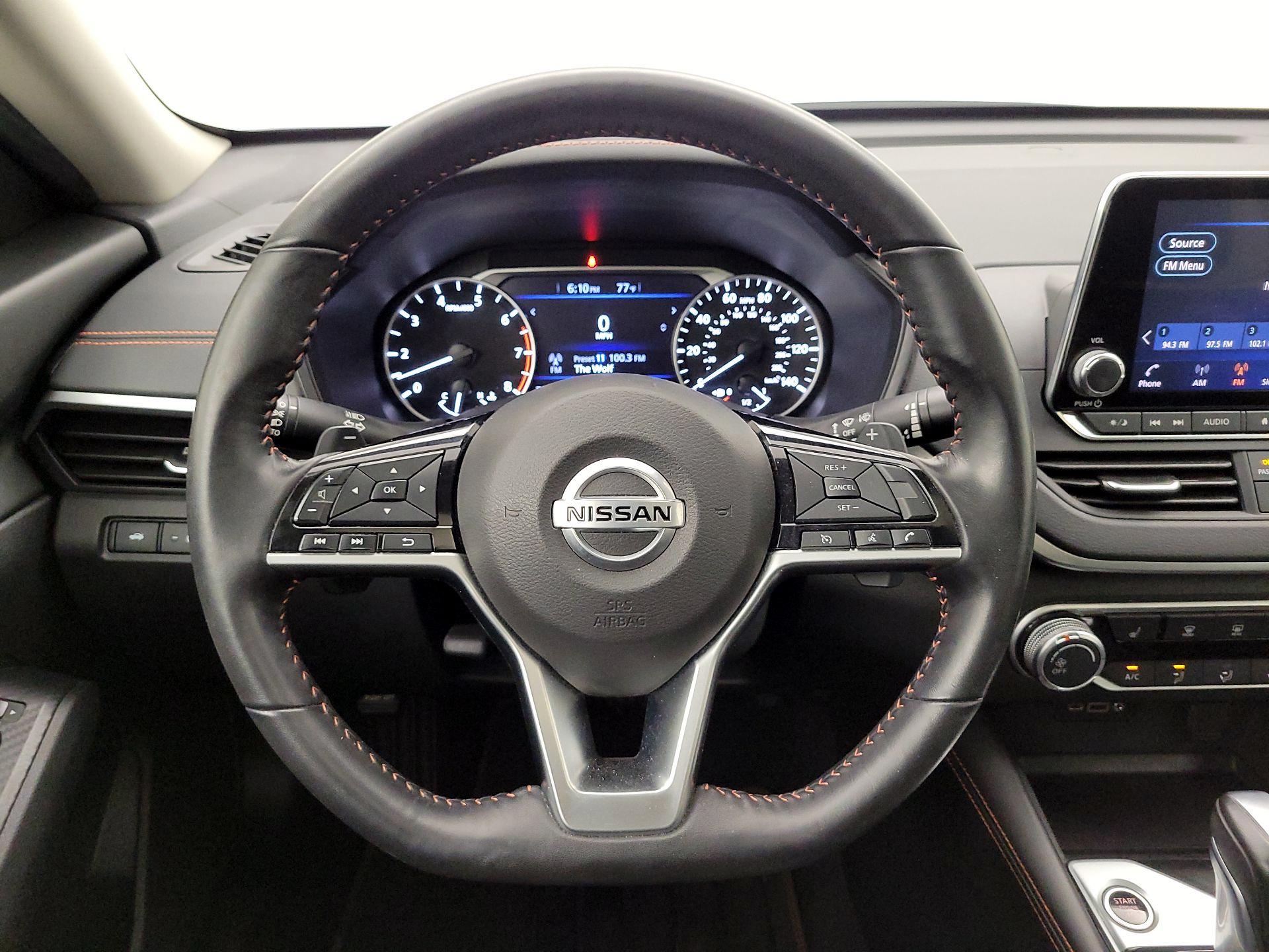 Thumbnail: 2020 Nissan Altima - 10