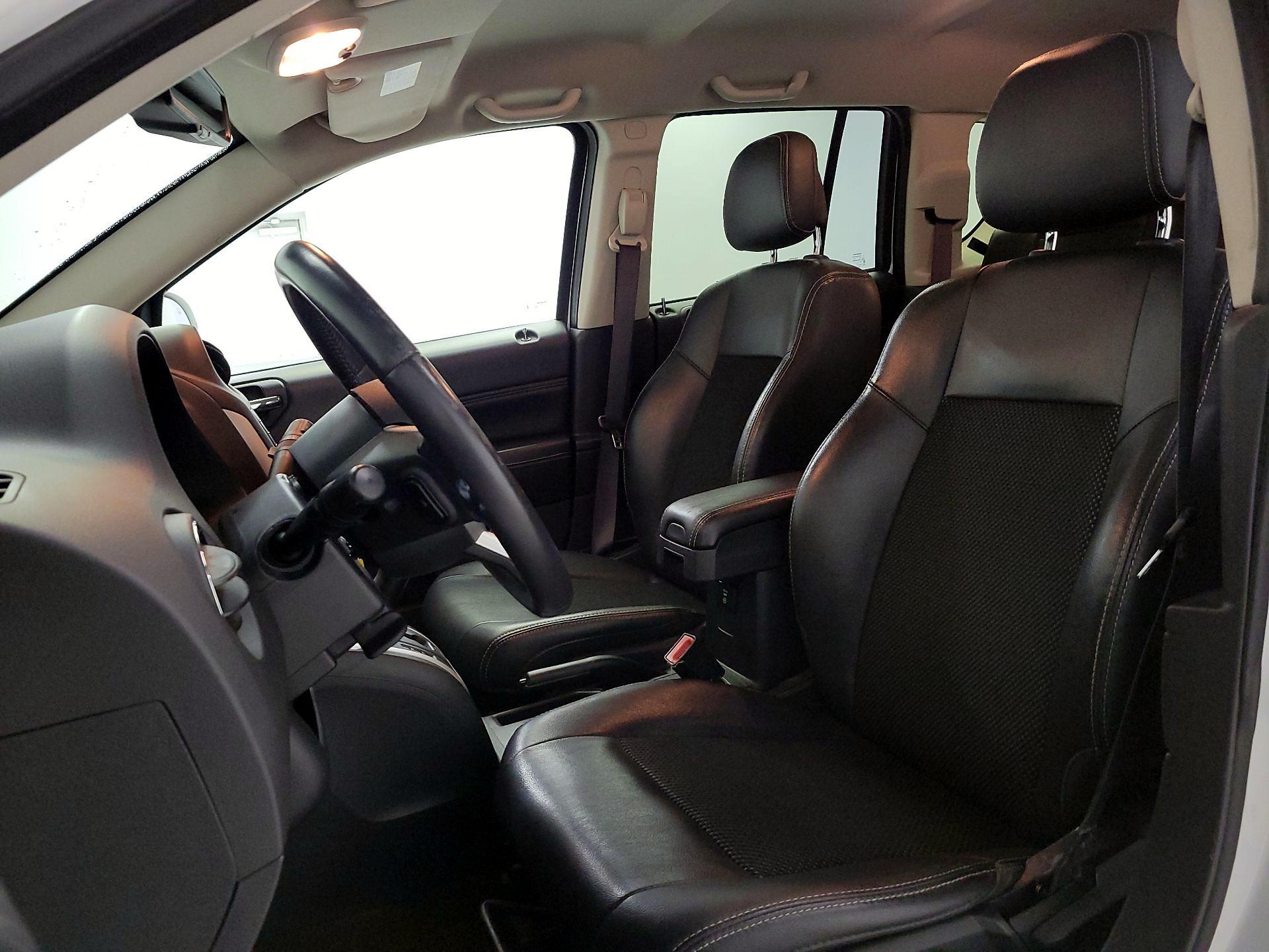Thumbnail: 2016 Jeep Compass - 11