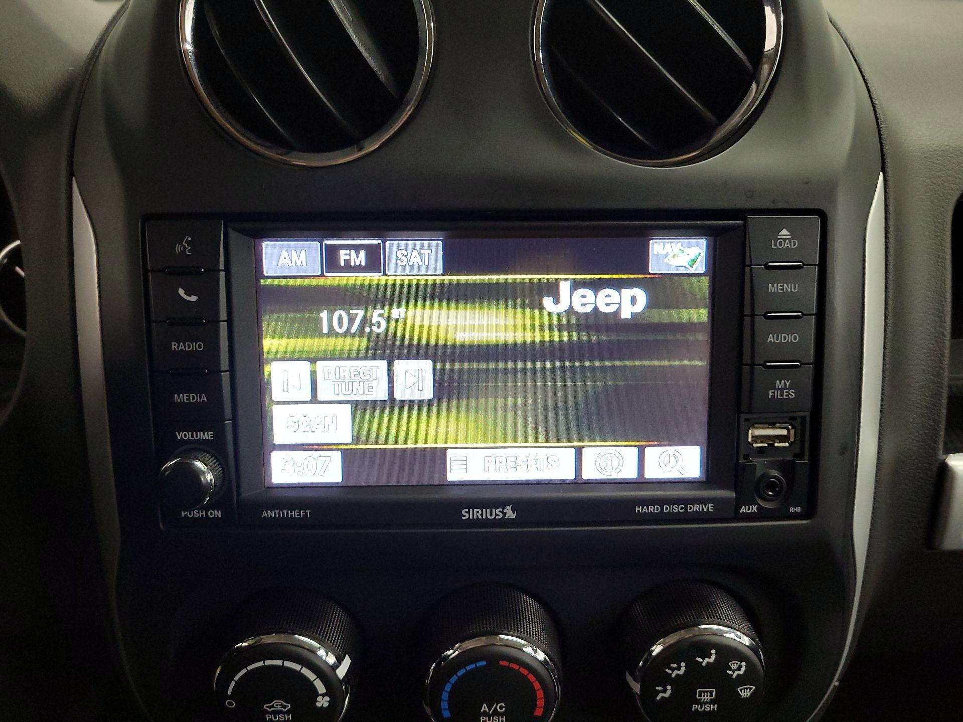 Thumbnail: 2016 Jeep Compass - 14