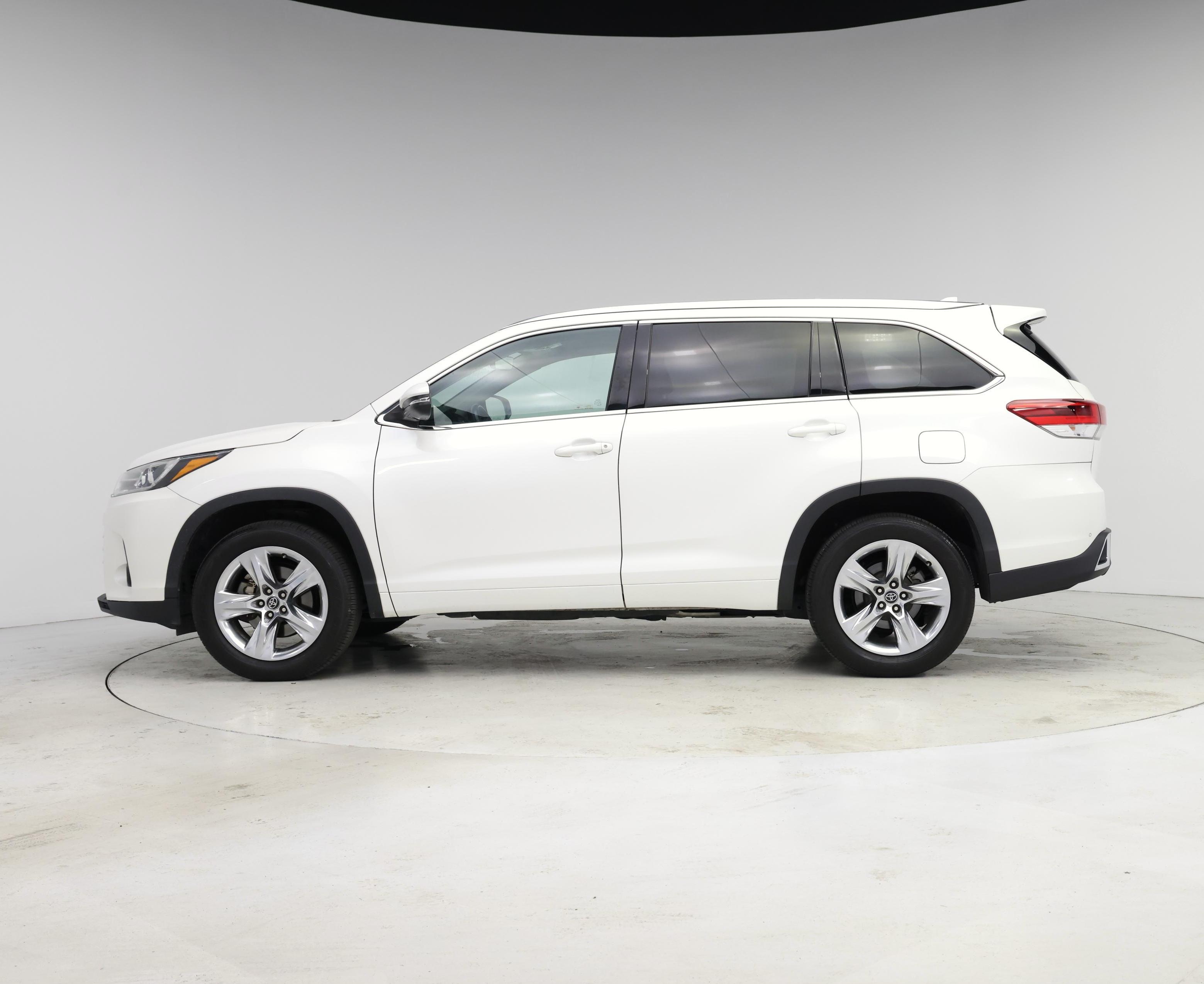 Thumbnail: 2018 Toyota Highlander - 2