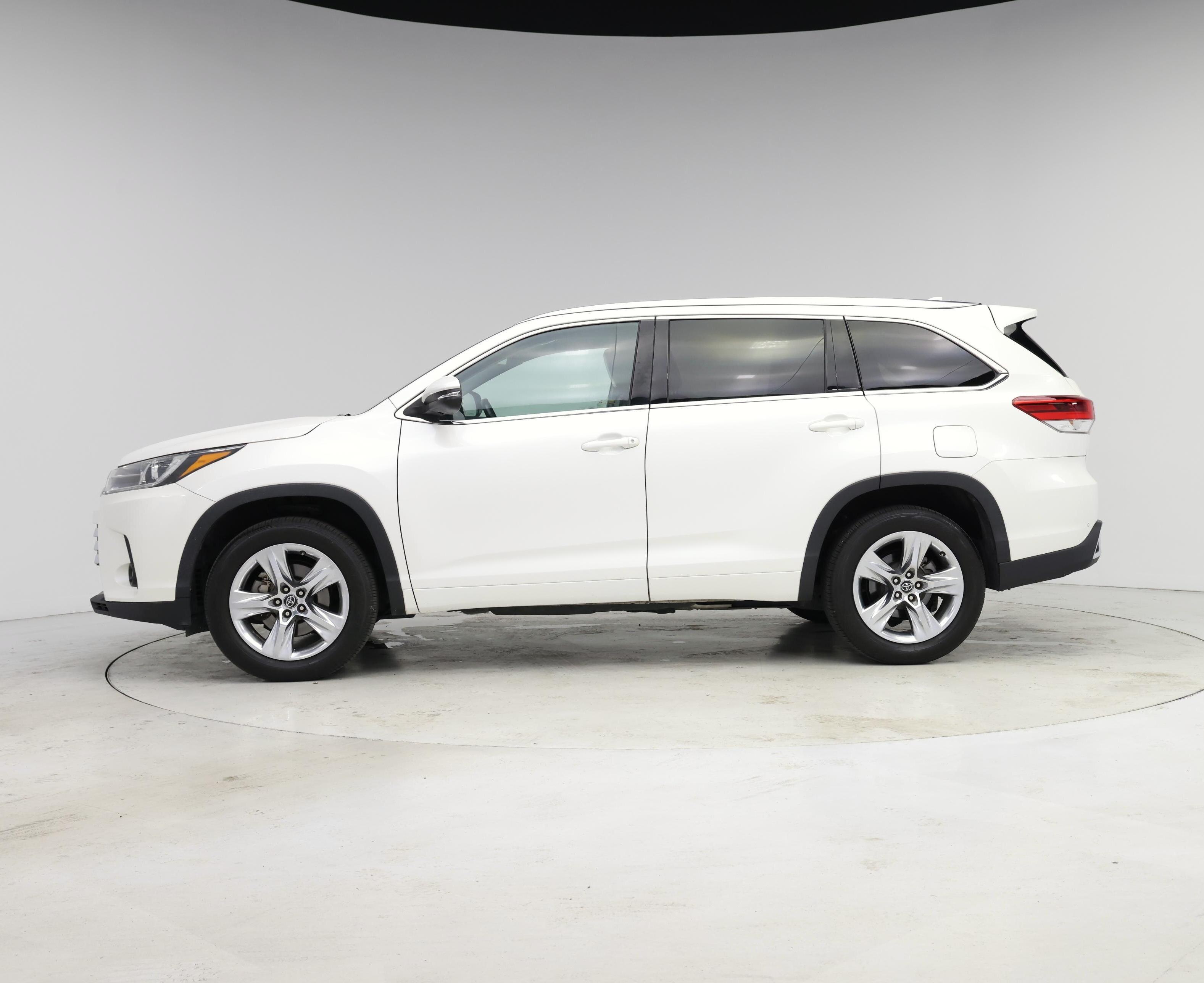 Thumbnail: 2018 Toyota Highlander - 3
