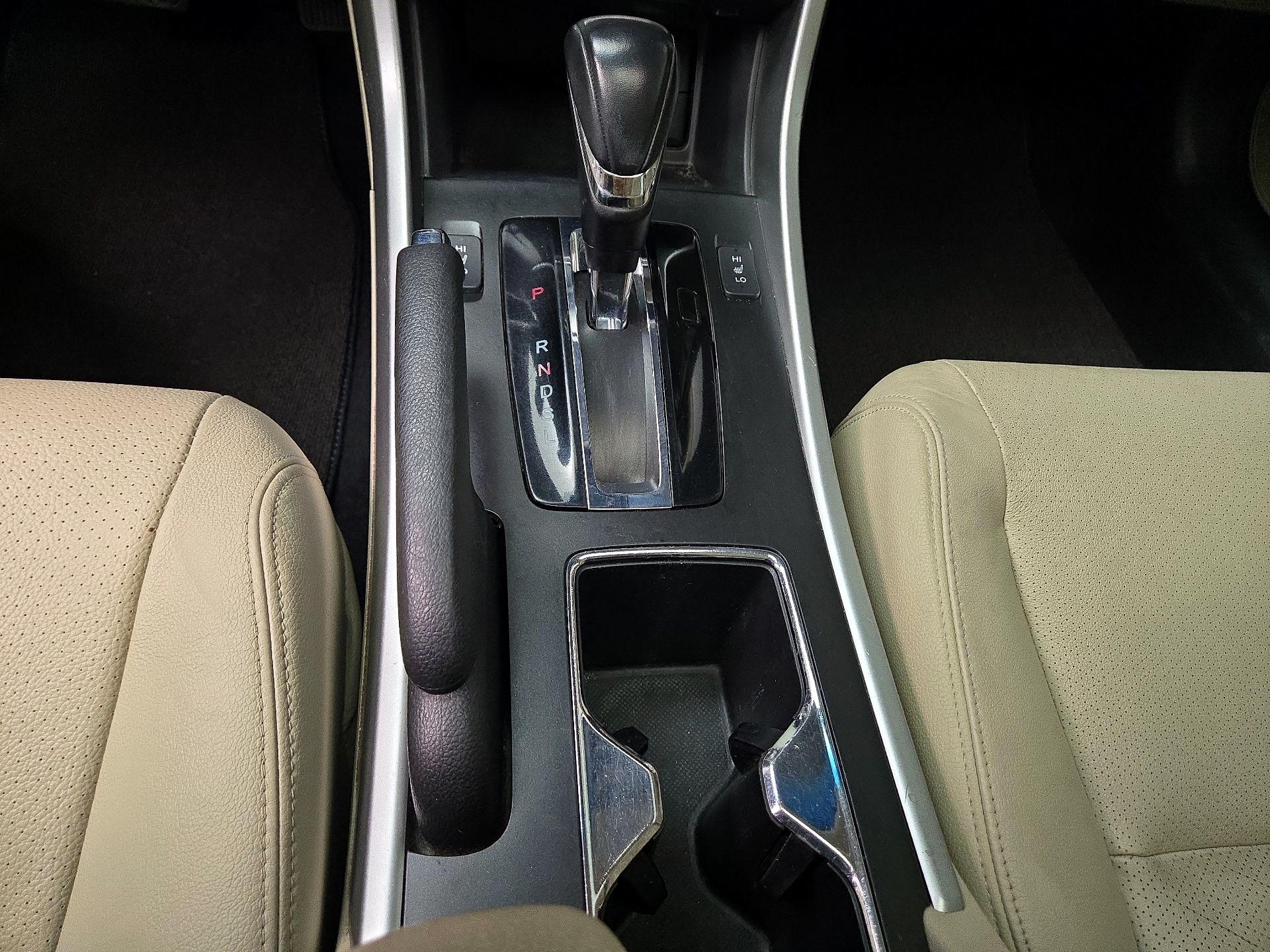 Thumbnail: 2013 Honda Accord - 17