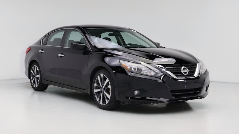 2016 Nissan Altima SR Hero Image