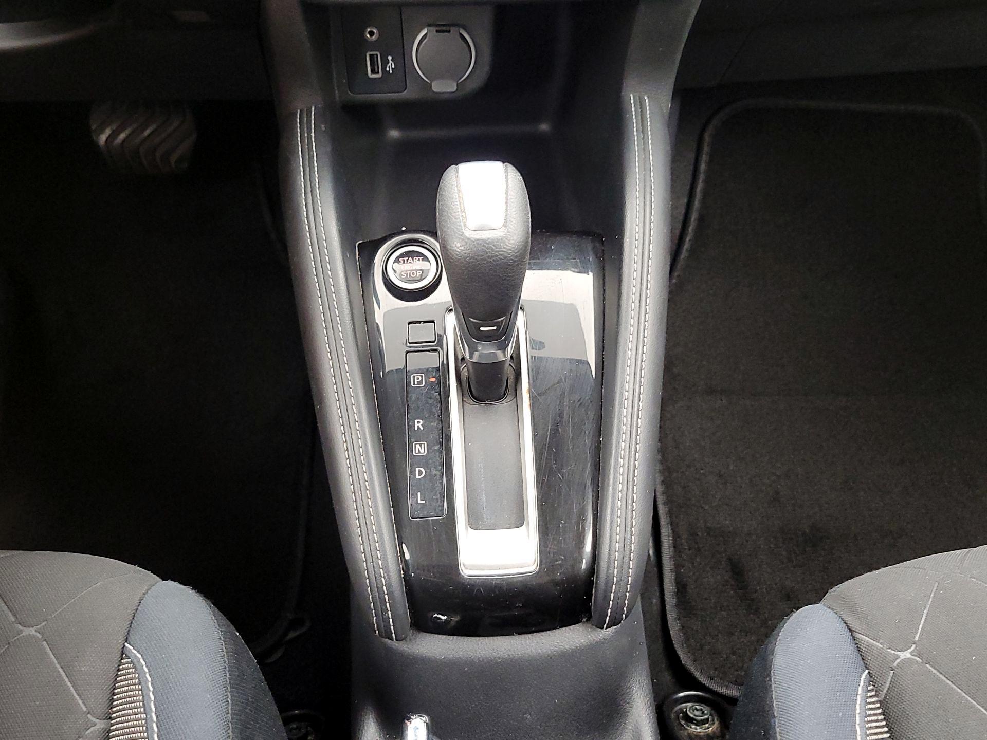 Thumbnail: 2018 Nissan Kicks - 17