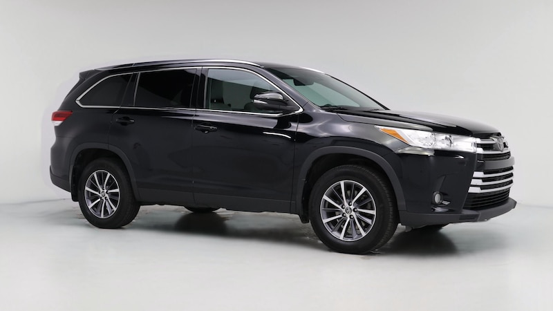 2019 Toyota Highlander XLE Hero Image