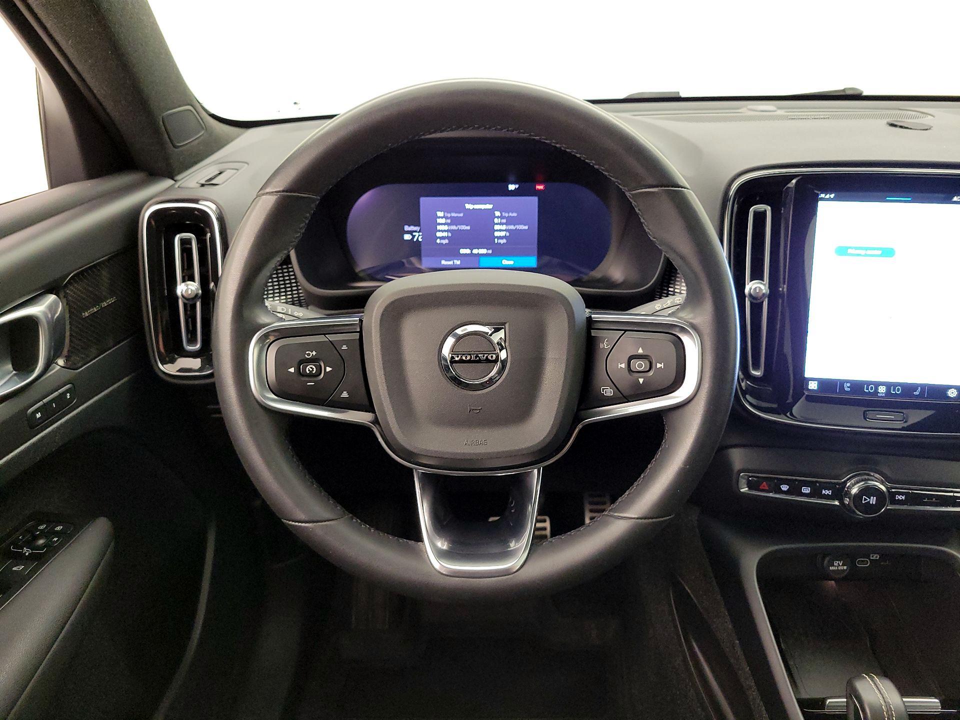 Thumbnail: 2022 Volvo XC40 - 10