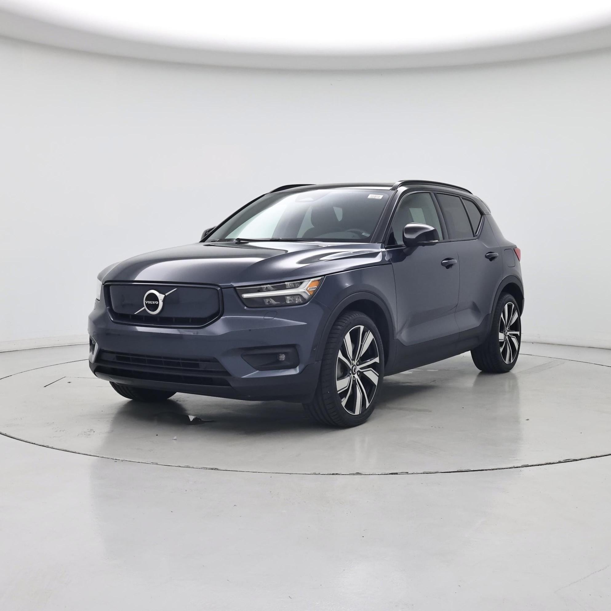 Thumbnail: 2022 Volvo XC40 - 4