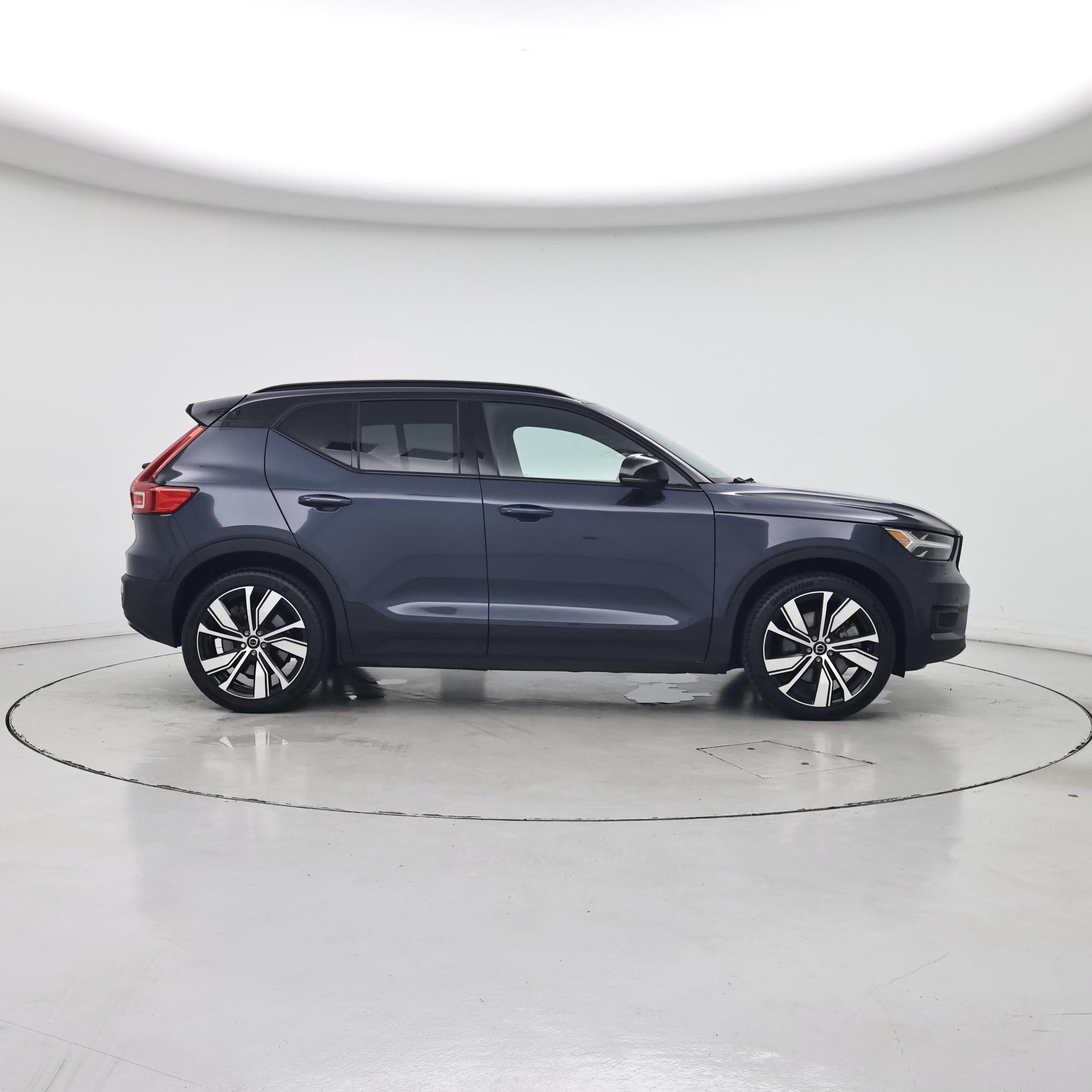 Thumbnail: 2022 Volvo XC40 - 7