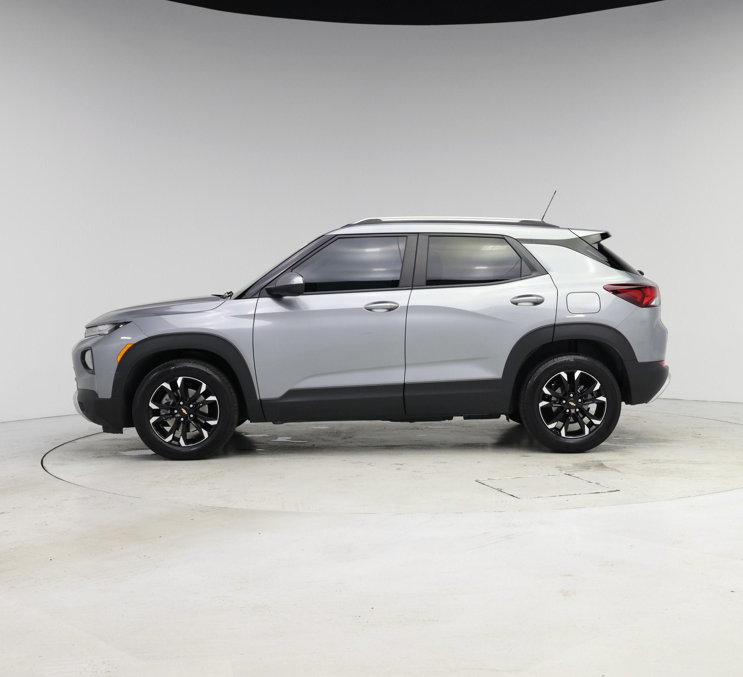 Thumbnail: 2023 Chevrolet TrailBlazer - 3