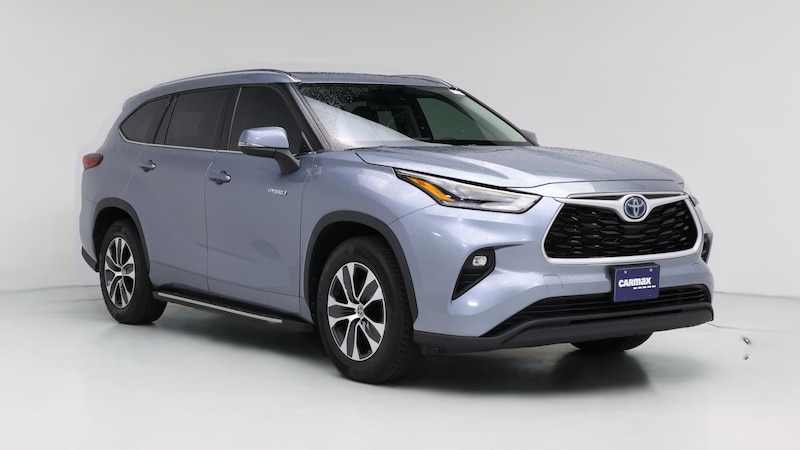 2021 Toyota Highlander XLE Hero Image