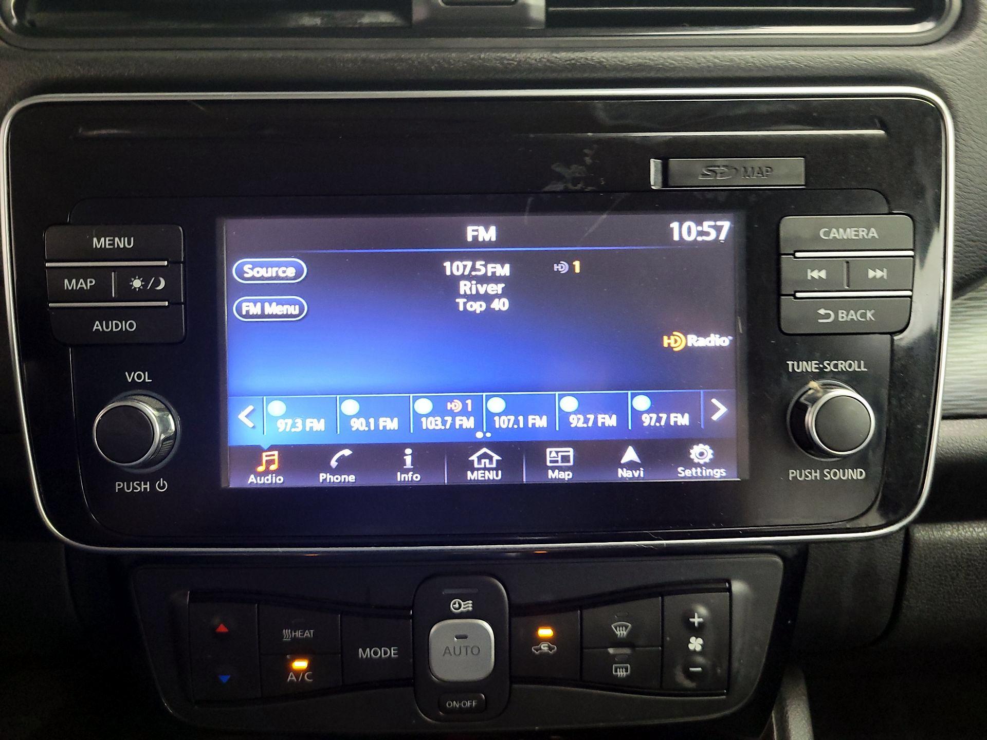 Thumbnail: 2018 Nissan Leaf - 16