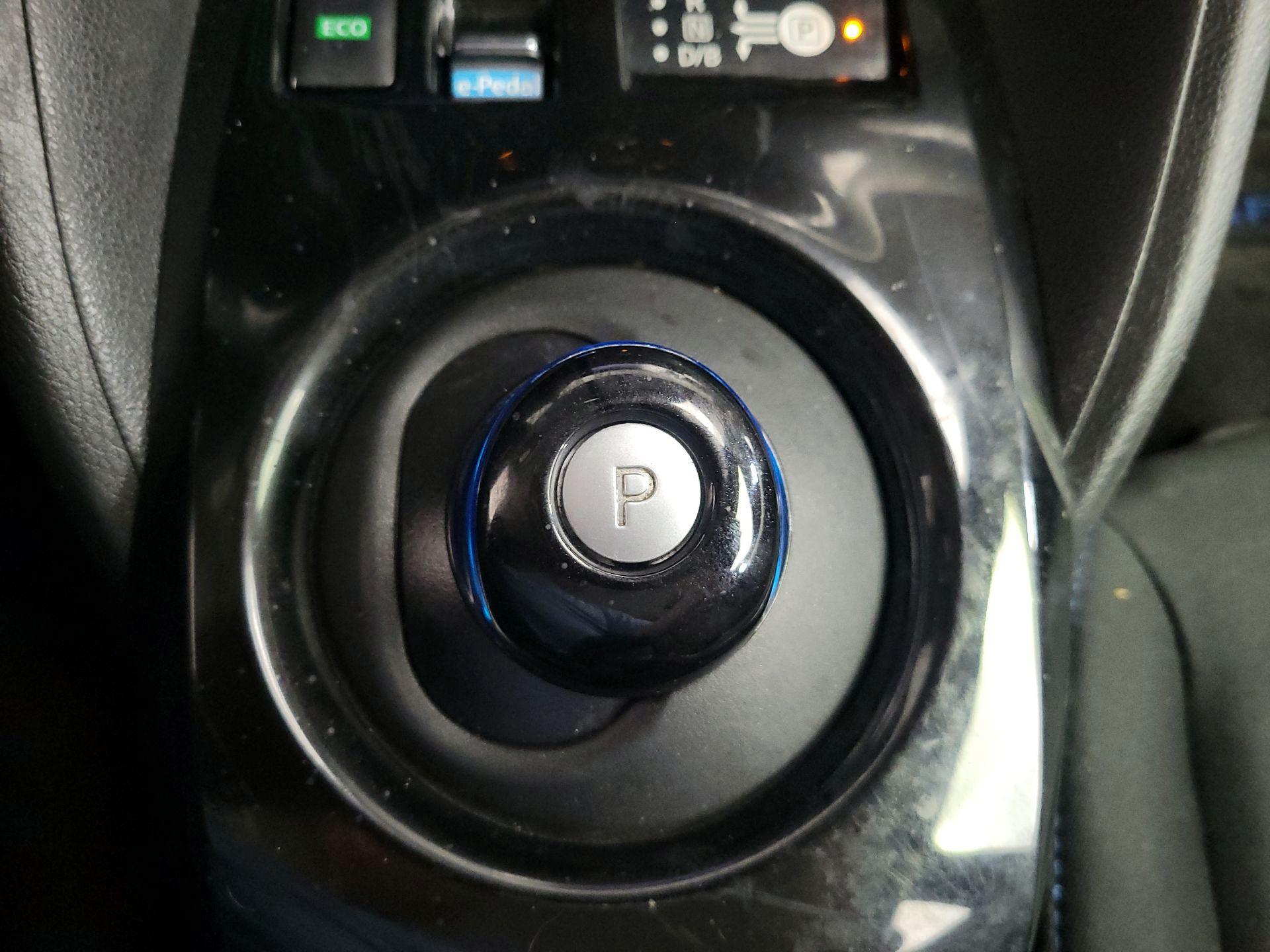 Thumbnail: 2018 Nissan Leaf - 18
