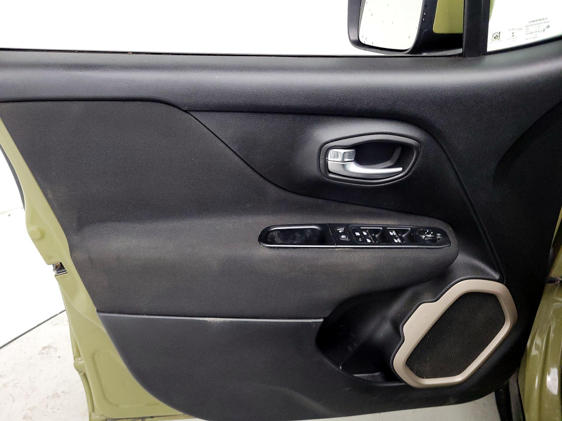 Thumbnail: 2015 Jeep Renegade - 12