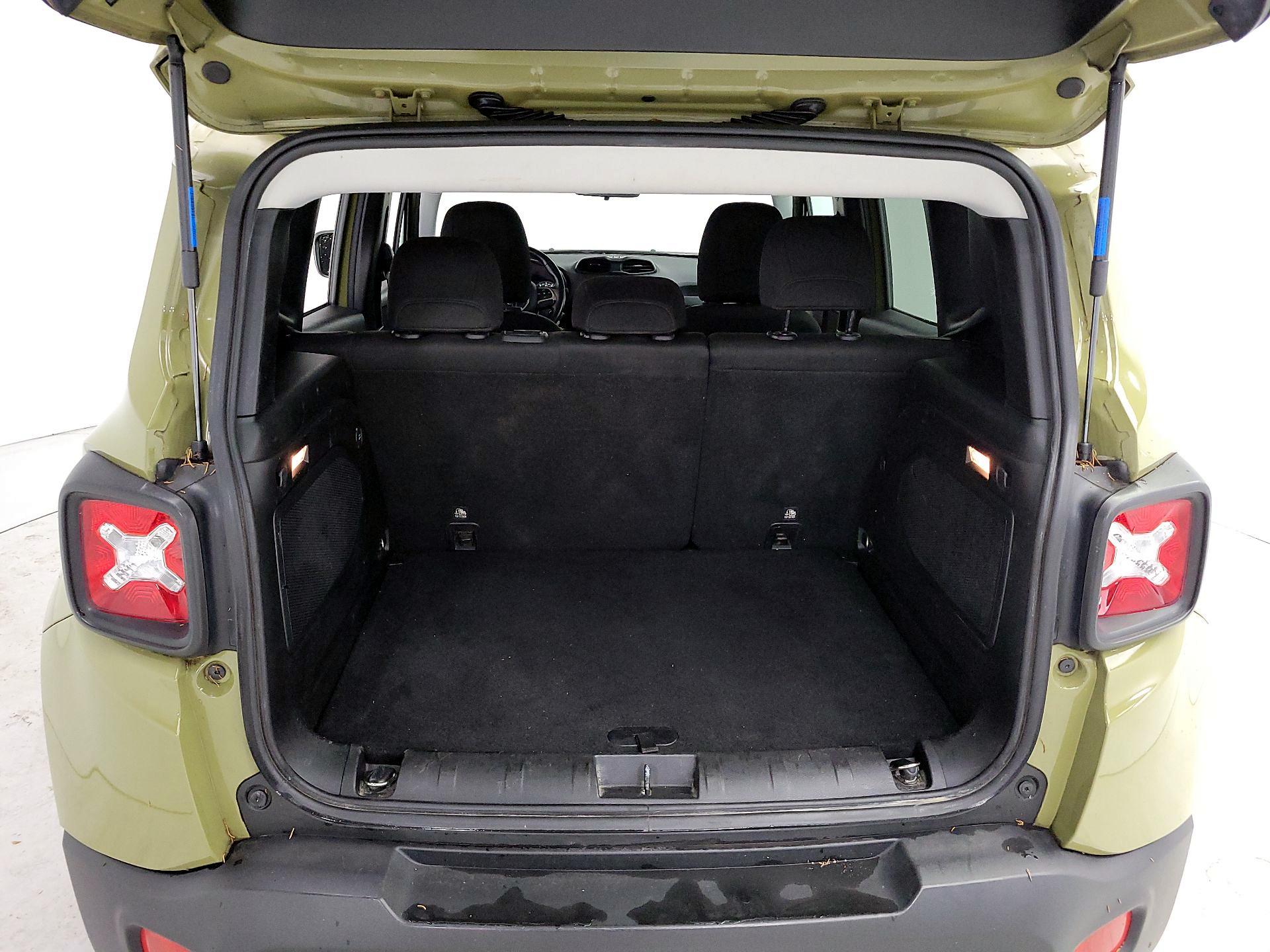 Thumbnail: 2015 Jeep Renegade - 20