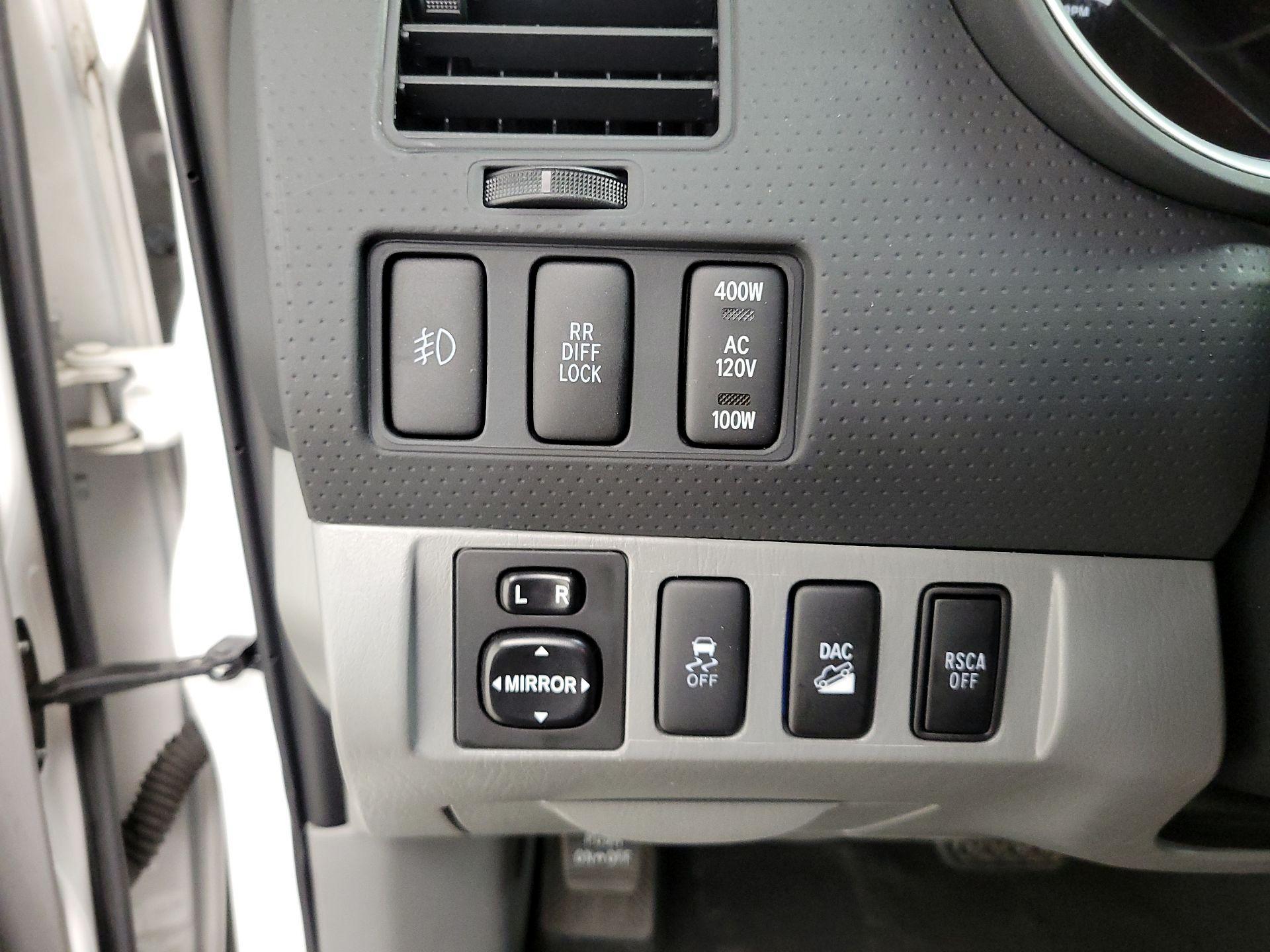Thumbnail: 2015 Toyota Tacoma - 13