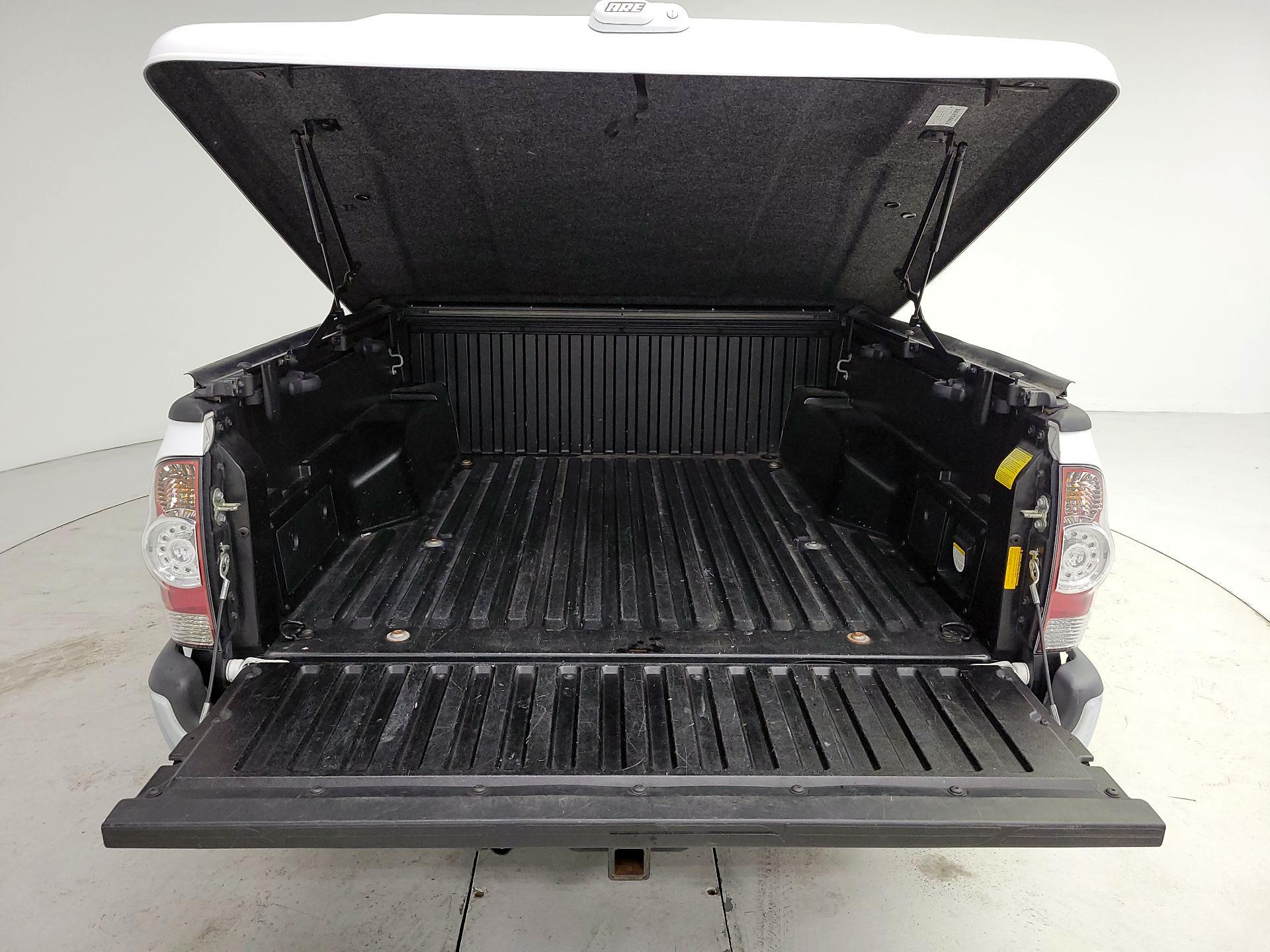 Thumbnail: 2015 Toyota Tacoma - 20