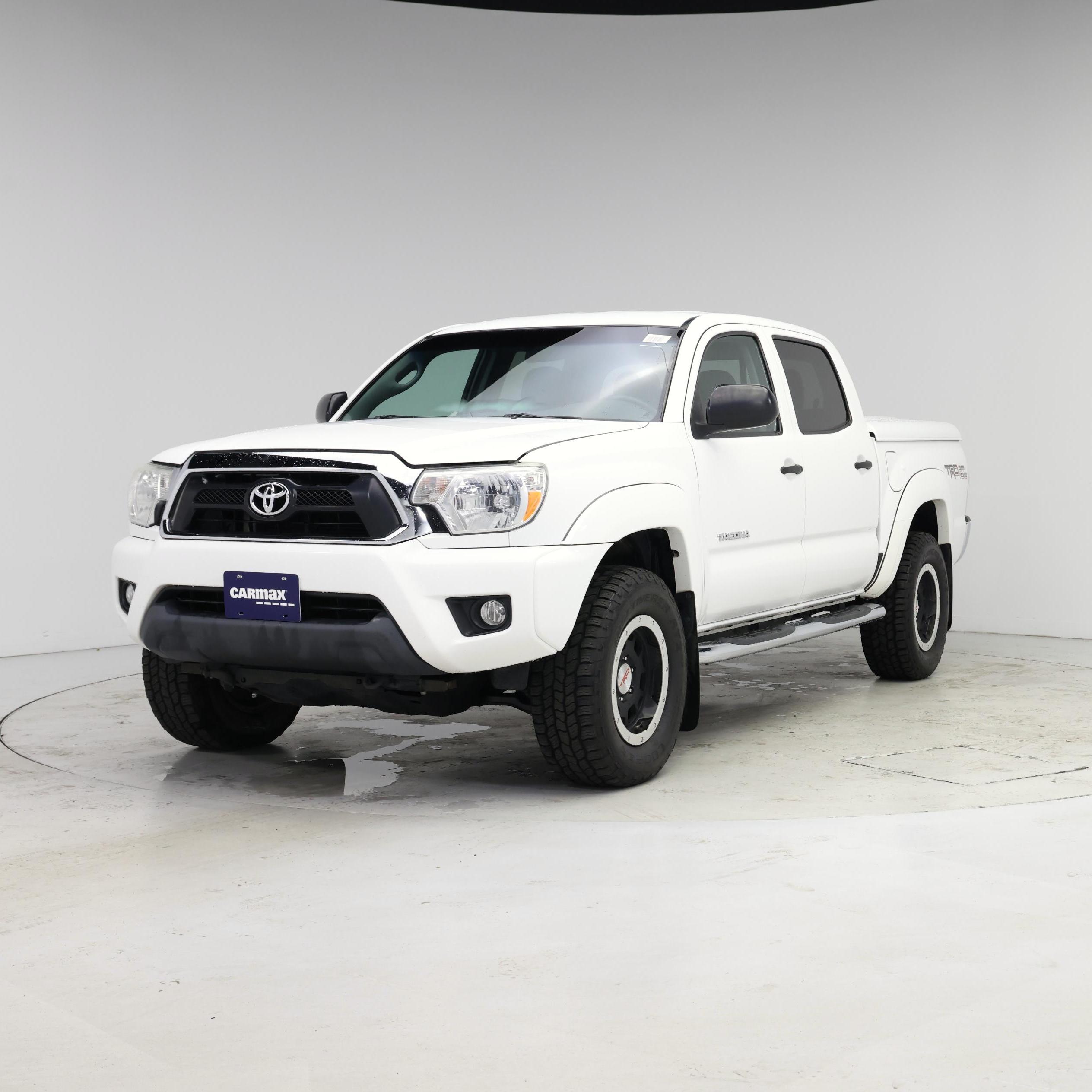 Thumbnail: 2015 Toyota Tacoma - 4
