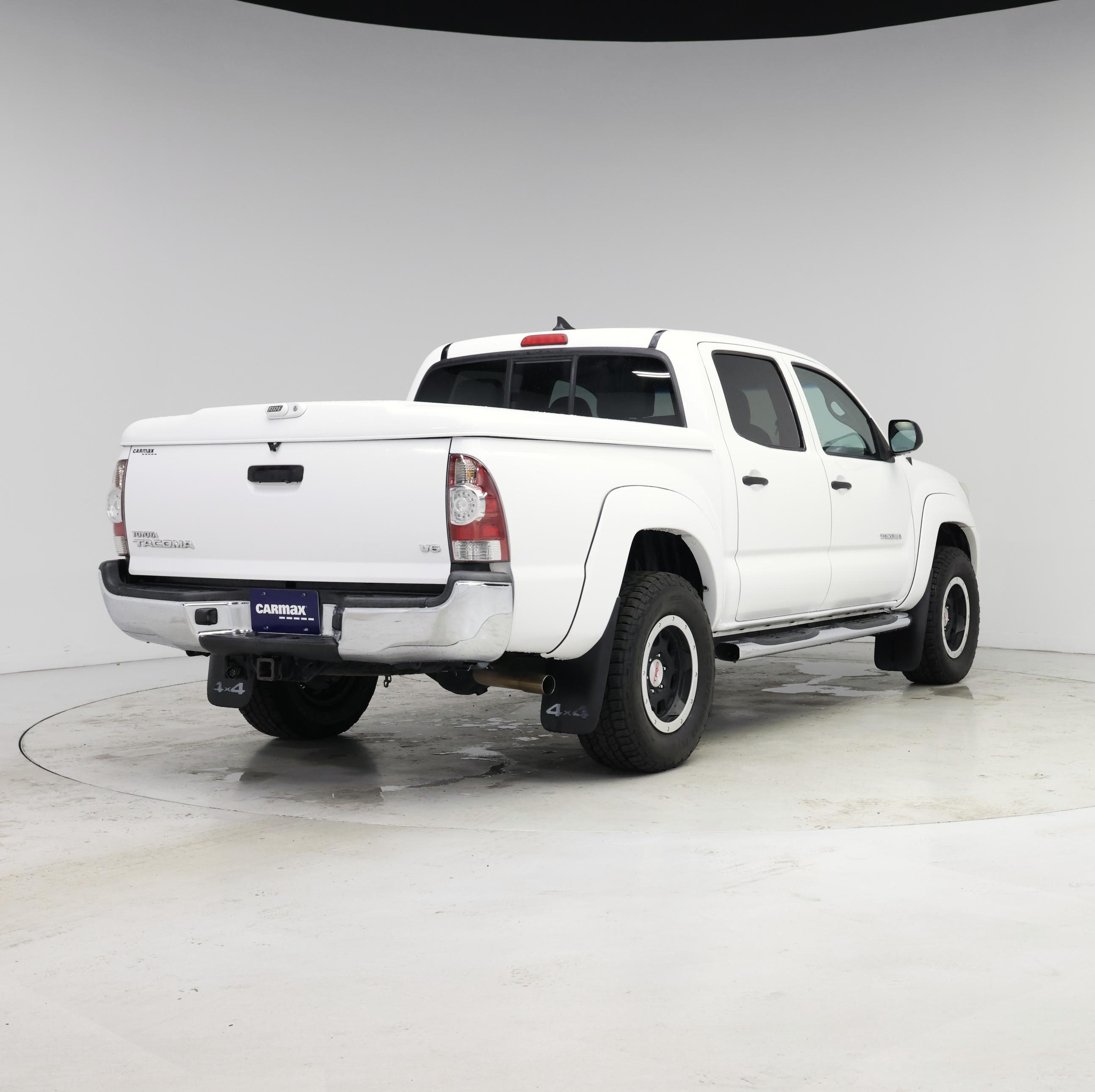Thumbnail: 2015 Toyota Tacoma - 8