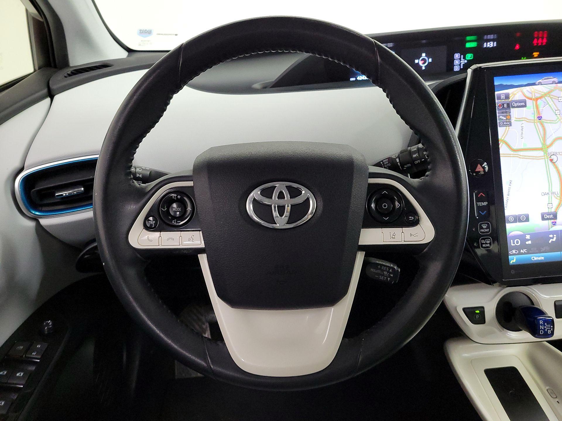 Thumbnail: 2018 Toyota Prius - 10