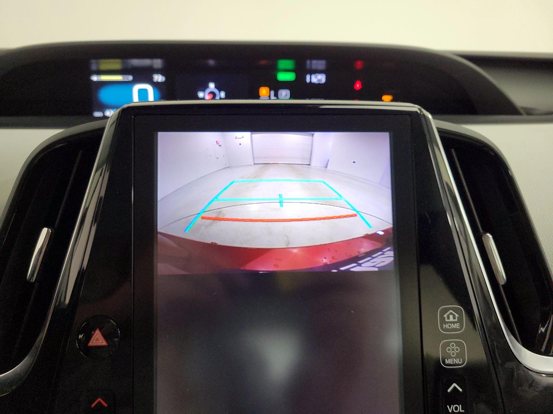 Thumbnail: 2018 Toyota Prius - 15