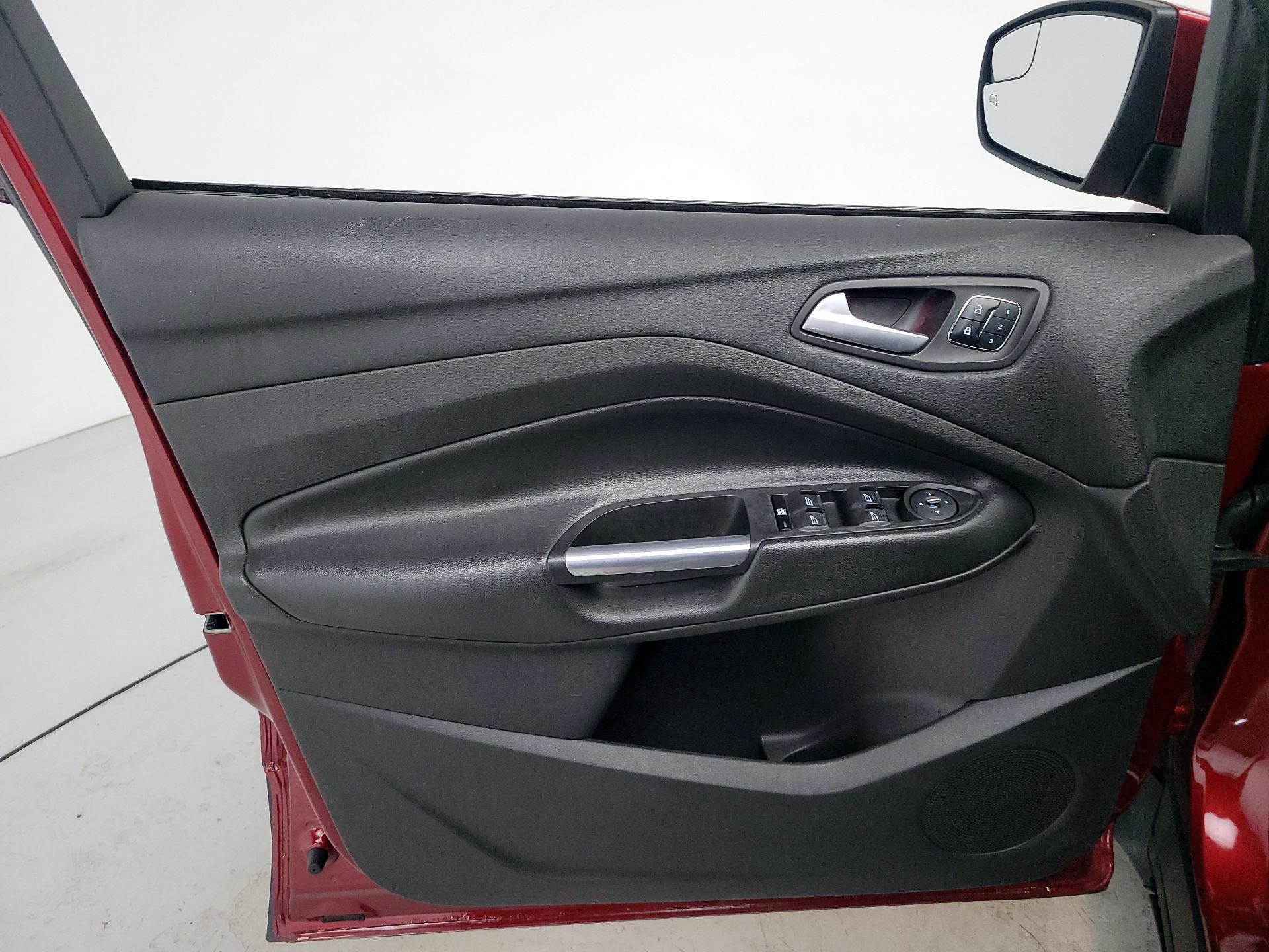 Thumbnail: 2015 Ford Escape - 12