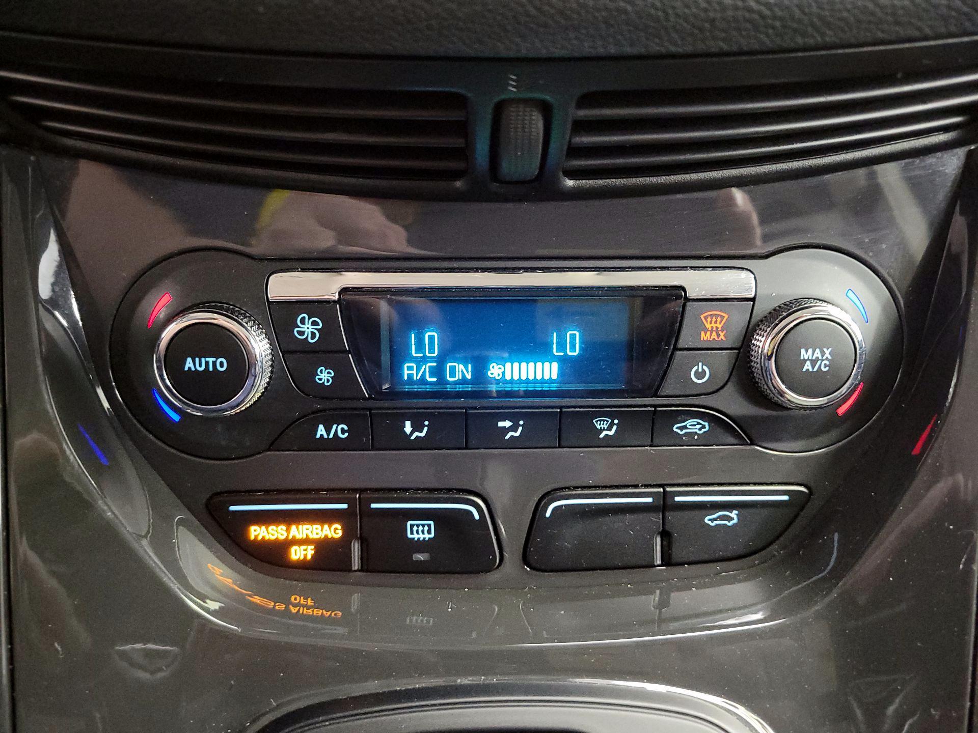 Thumbnail: 2015 Ford Escape - 16