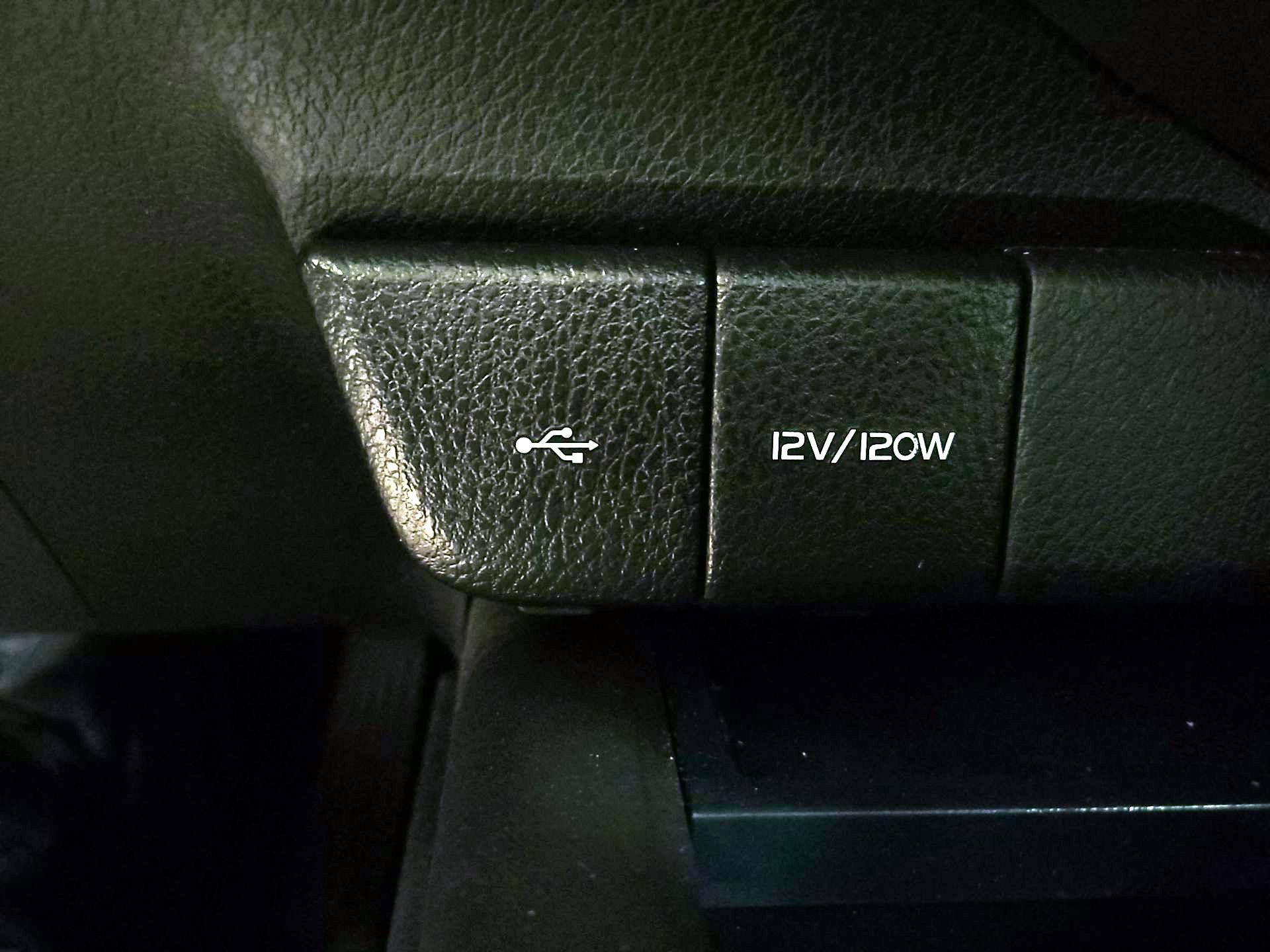 Thumbnail: 2021 Toyota Camry - 18