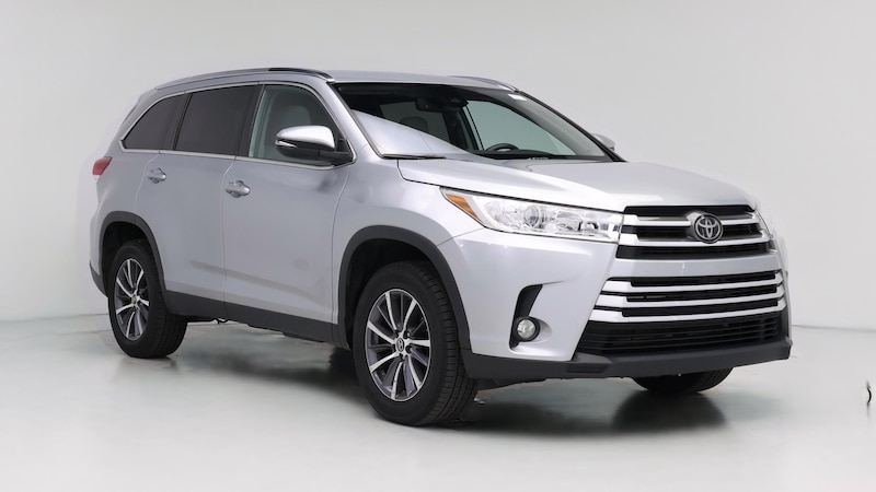 2019 Toyota Highlander XLE Hero Image